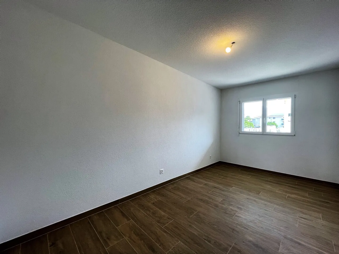 Spazioso appartamento di 3,5 locali con terrazza e giardino - Foto 6 di 6