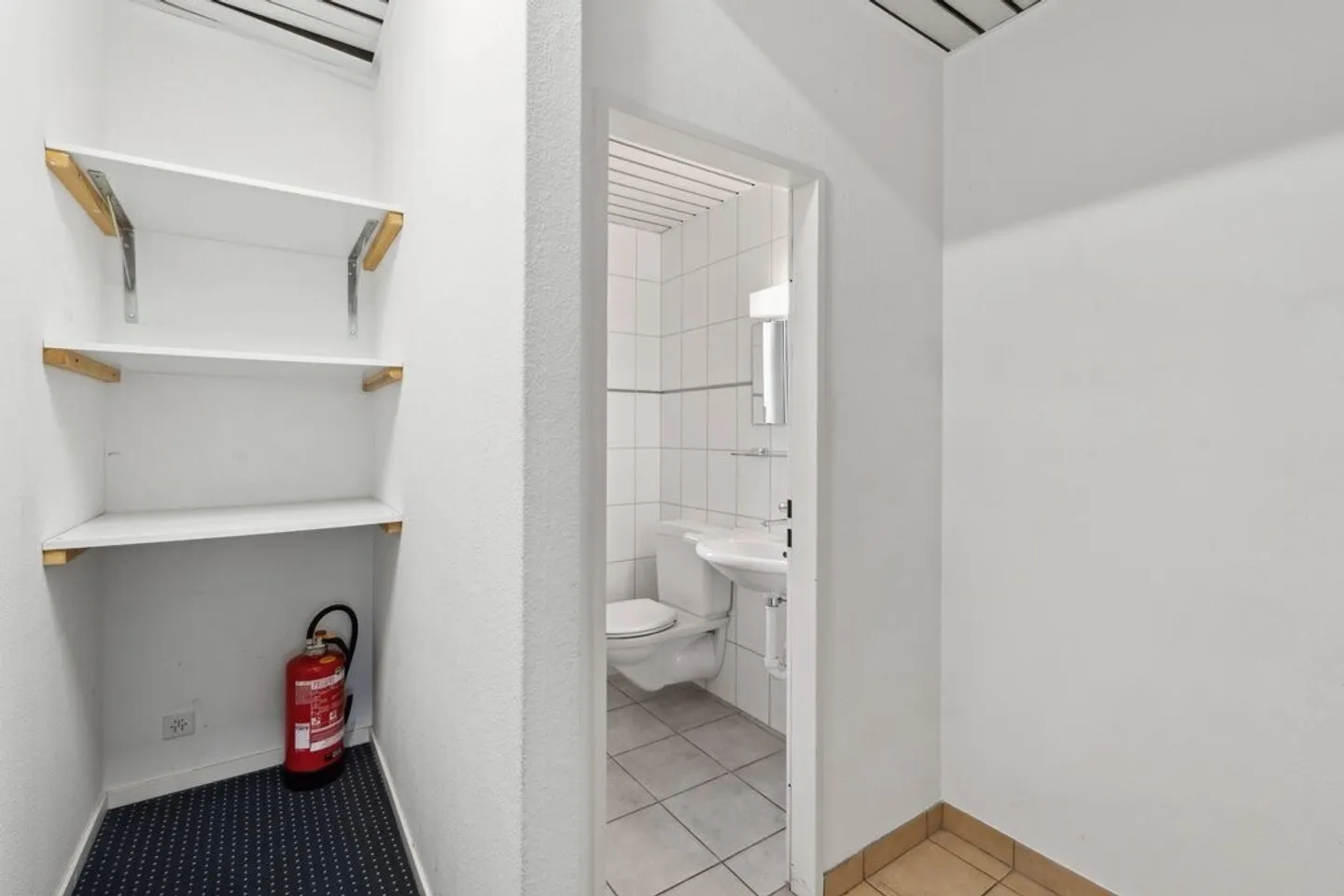 Attraktive Bürofläche im Zentrum von Birsfelden 94 m2 - Foto 4 von 11