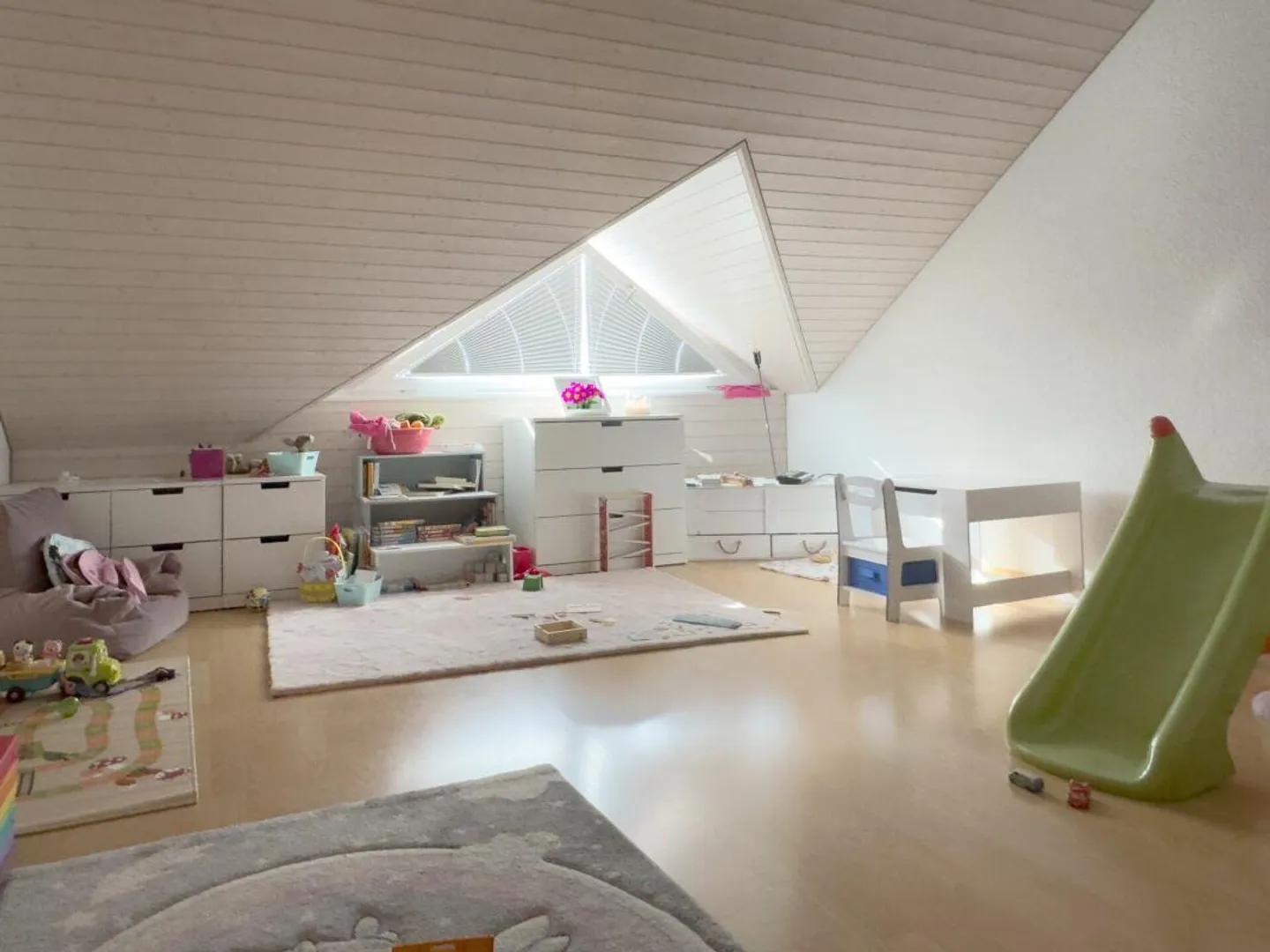 Sunny 3.5-room attic apartment with a lot of charm near the town of Aar... - Photo 9 of 15