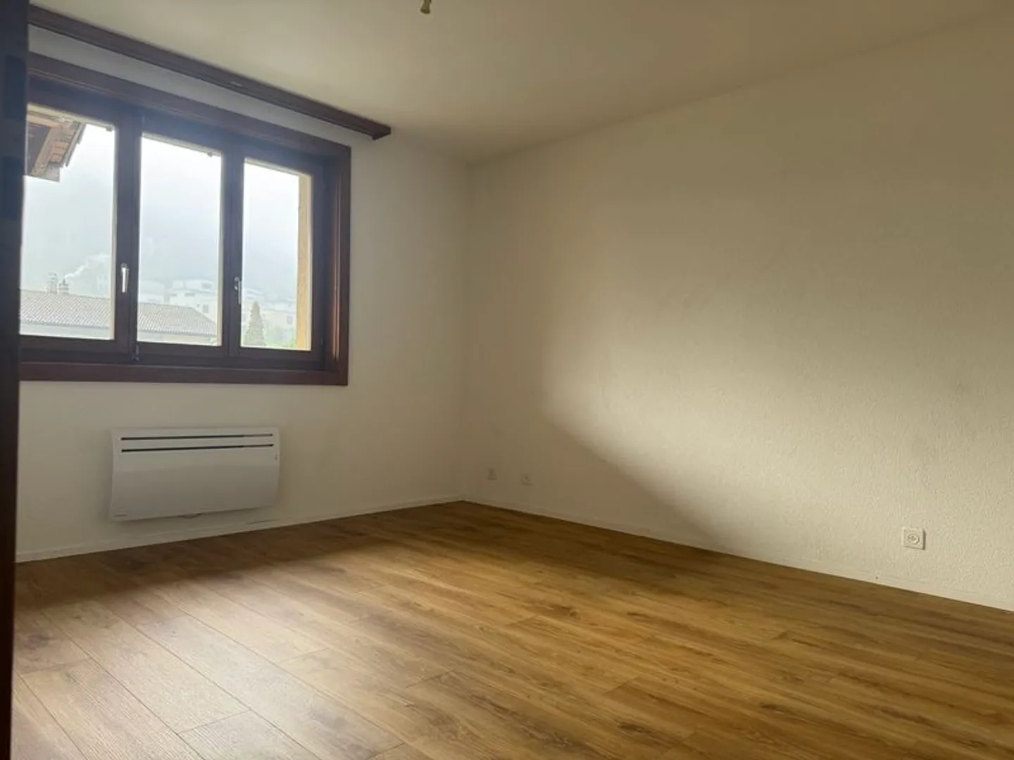 Grand appartement 2,5 pièces de 54 m2 au 2ème étage - Photo 2 sur 5