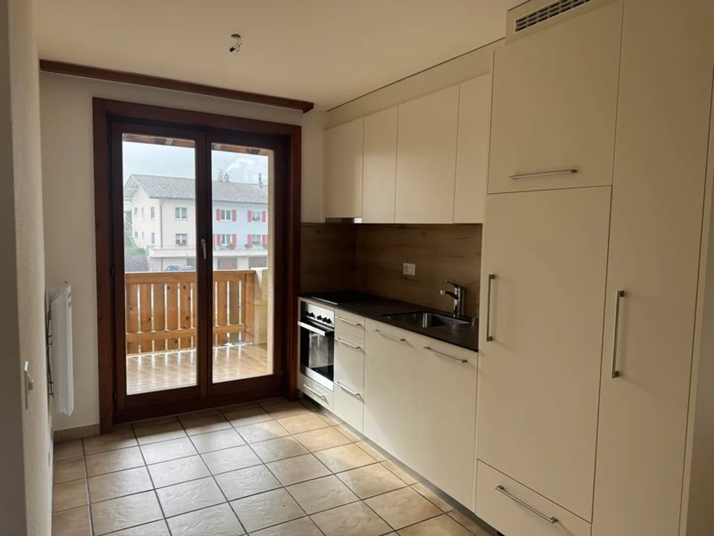 Grand appartement 2,5 pièces de 54 m2 au 2ème étage - Photo 3 sur 5