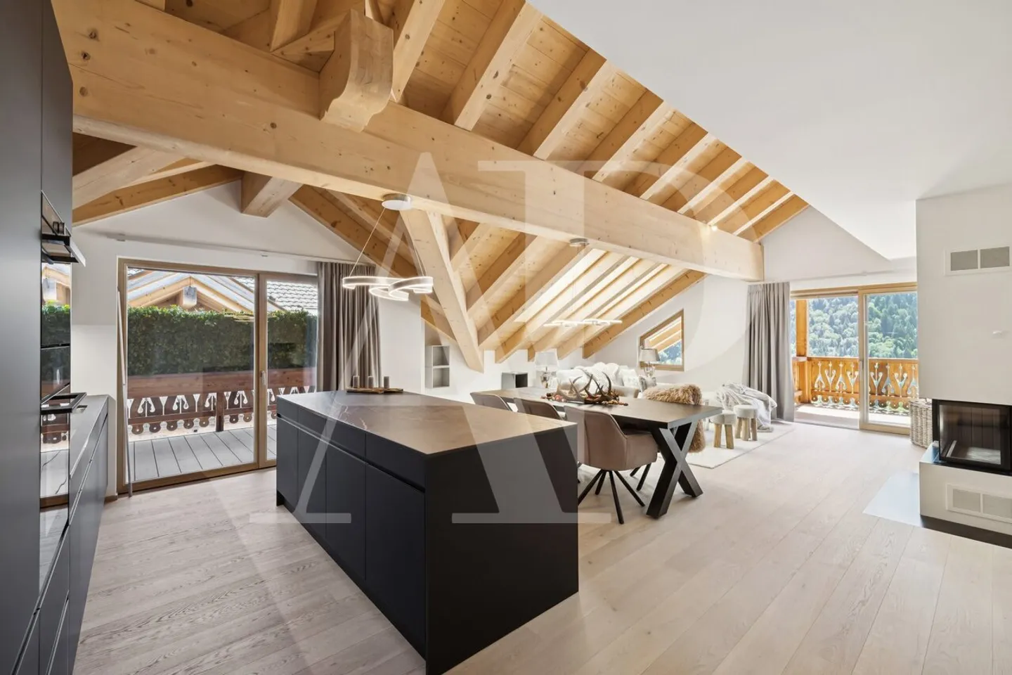 Elegant 4.5-Room Apartment - Photo 2 of 13