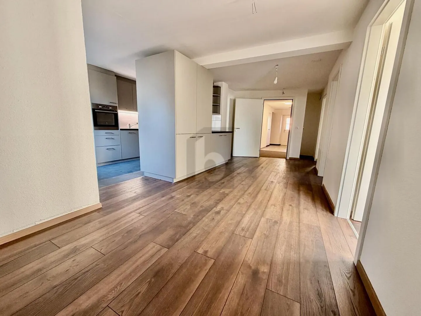 Geräumige renovierte Wohnung - Foto 2 von 6