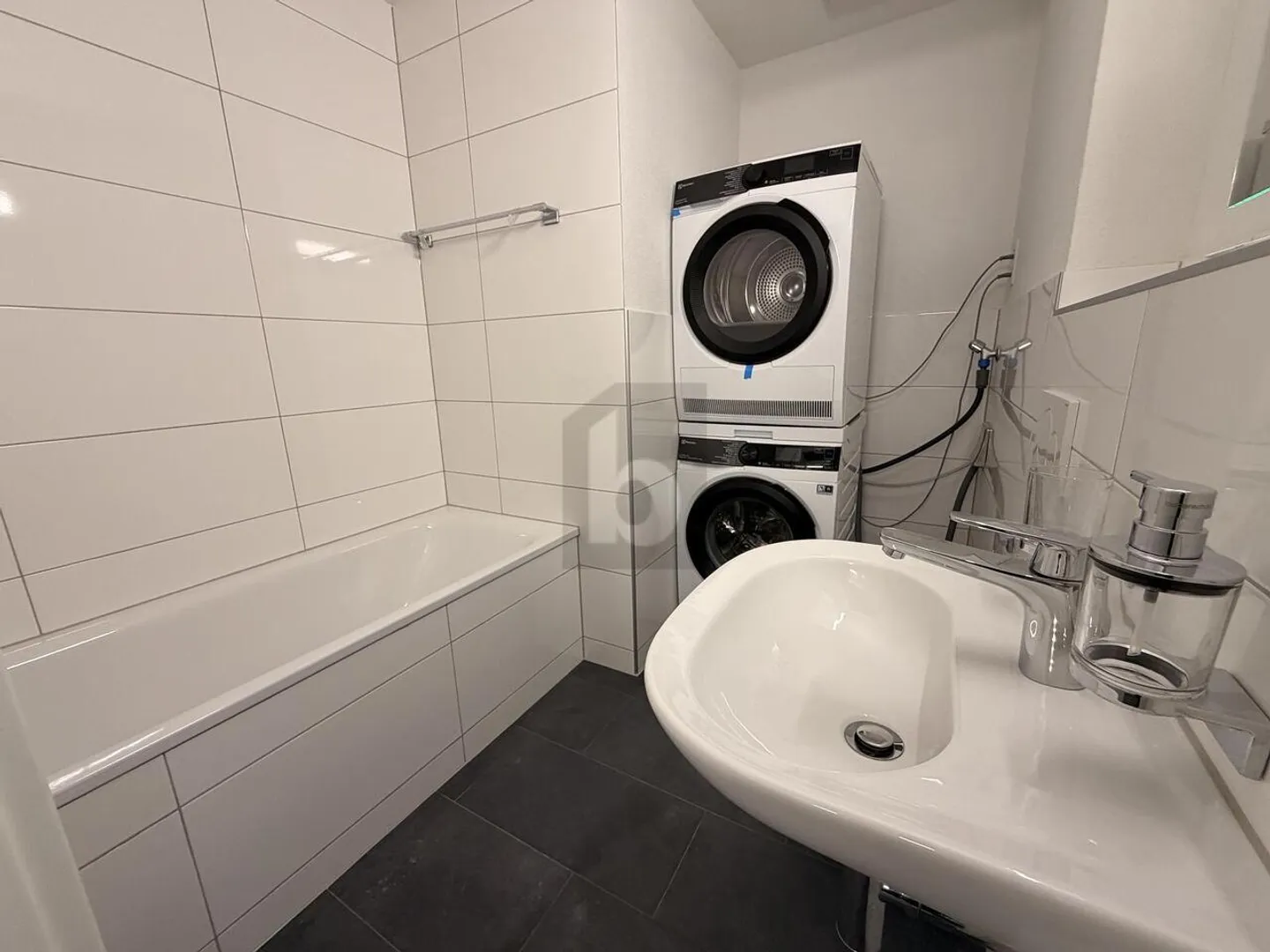 Geräumige renovierte Wohnung - Foto 4 von 6