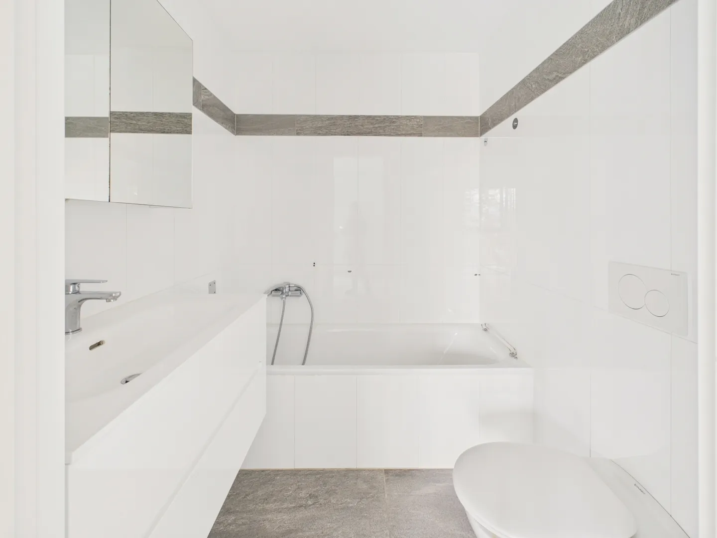 Moderno appartamento 3.5 locali con terrazza e locale hobby a Cadro - RESIDENZA PRIMARIA E SECONDARIA - Foto 8 von 13