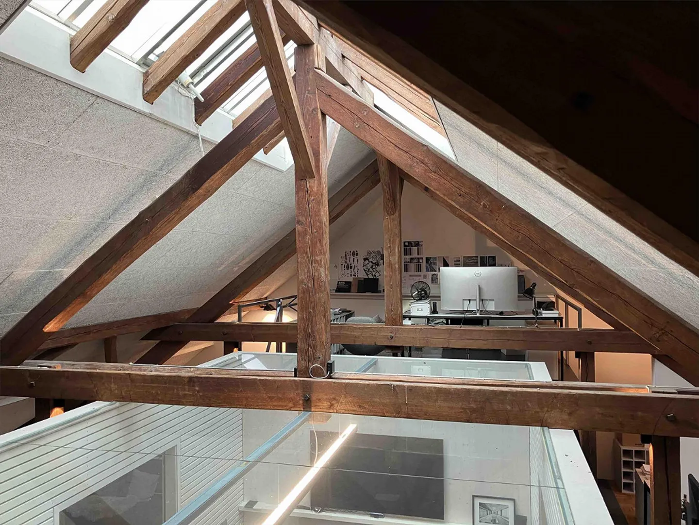 Espace commercial attrayant dans l'atelier de fer - Photo 8 sur 16