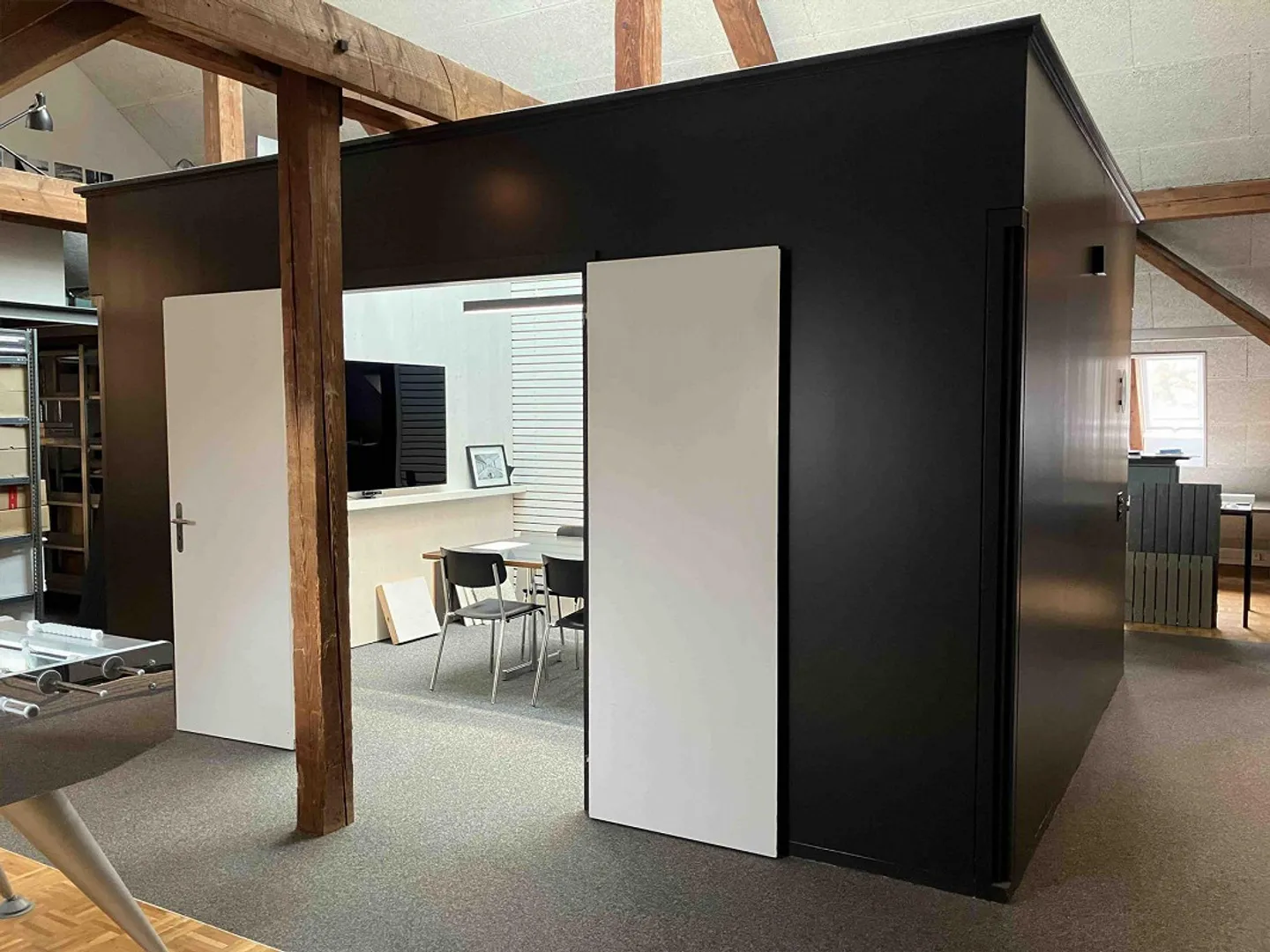 Espace commercial attrayant dans l'atelier de fer - Photo 9 sur 16