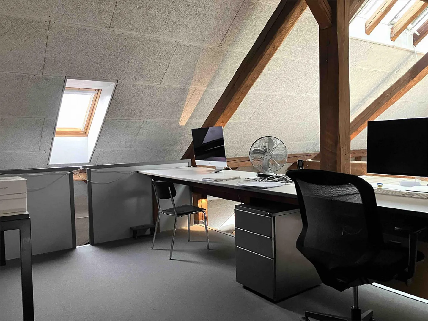 Espace commercial attrayant dans l'atelier de fer - Photo 6 sur 16