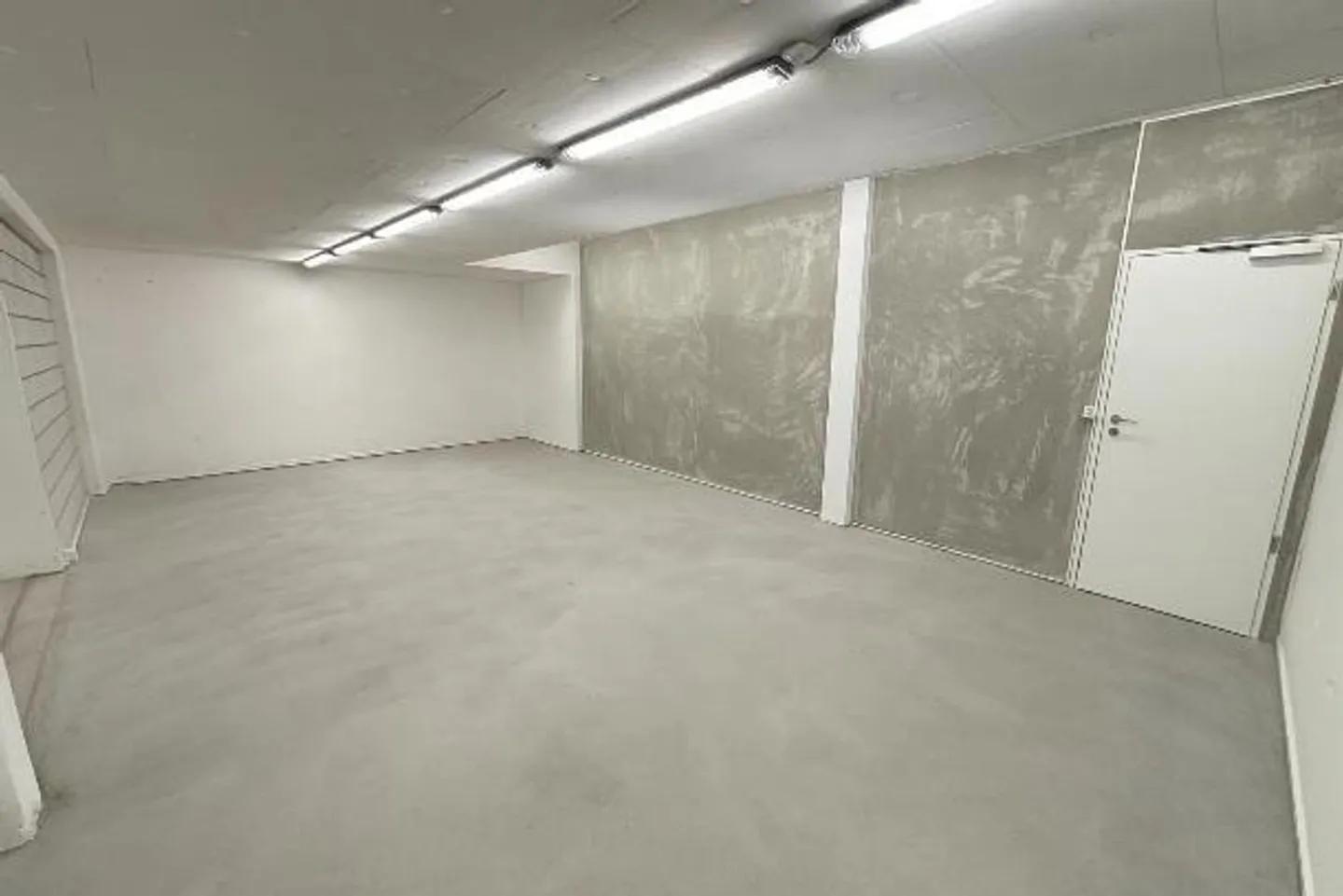 52 m² Salle de stockage/de loisirs, neuve et centrale, à louer à Seengen - Photo 3 sur 13
