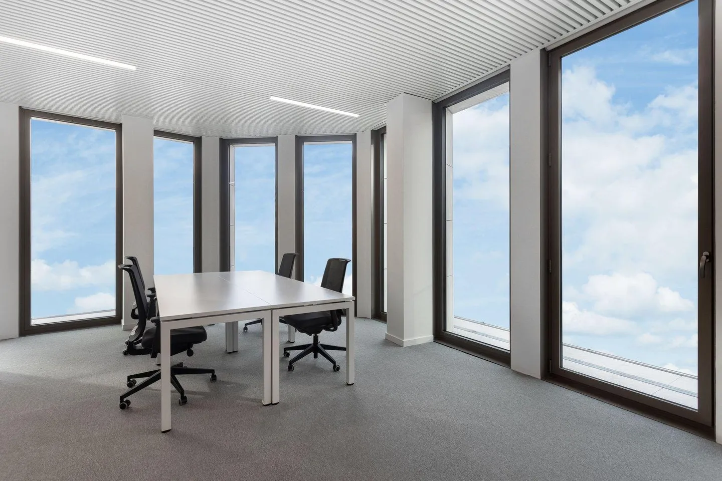 Trouvez des bureaux dans le Spaces R2 Tower pour 3 personnes - tout est pris en charge - Photo 1 sur 9