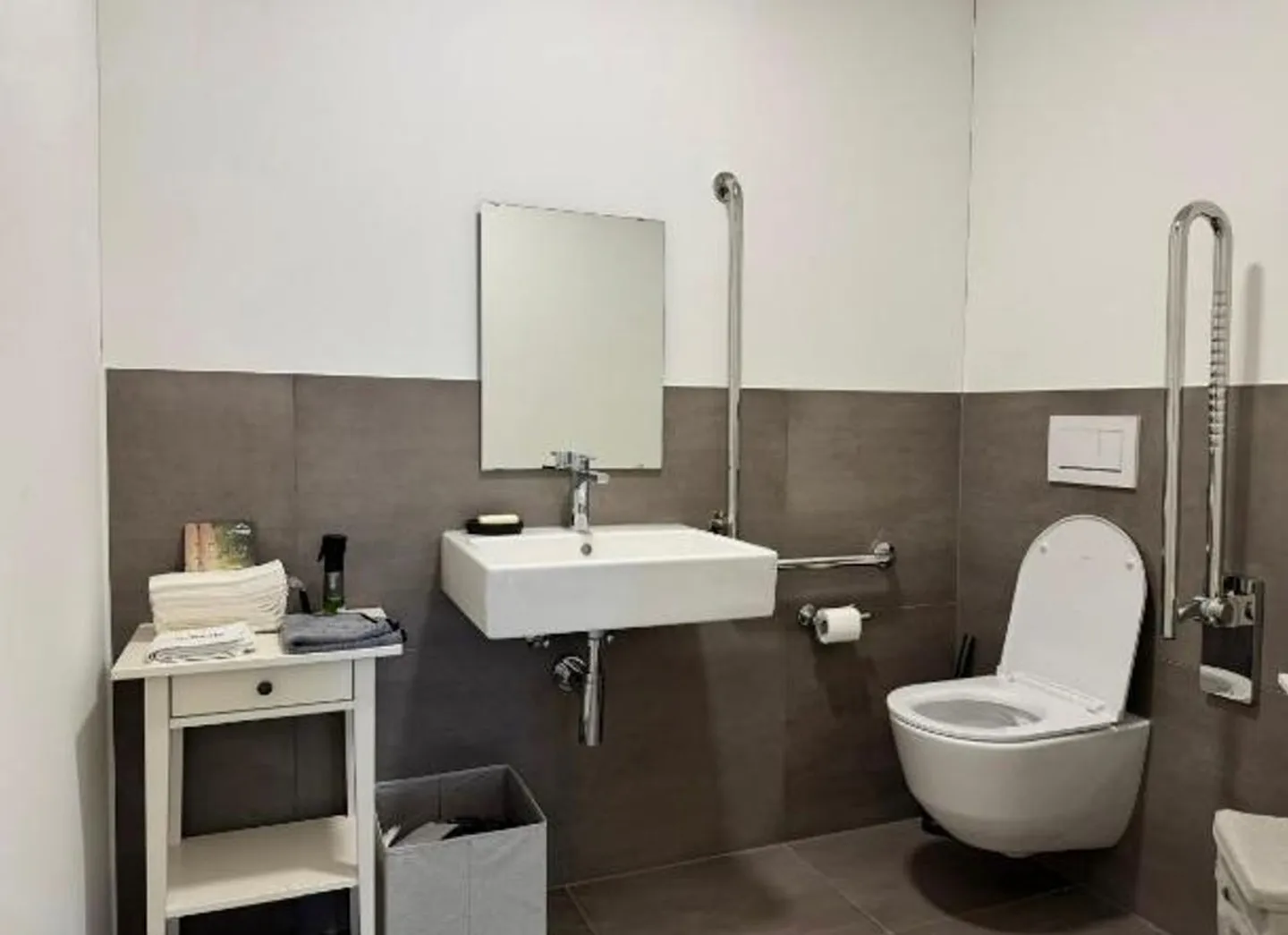 52 m² Salle de stockage/de loisirs, neuve et centrale, à louer à Seengen - Photo 11 sur 13