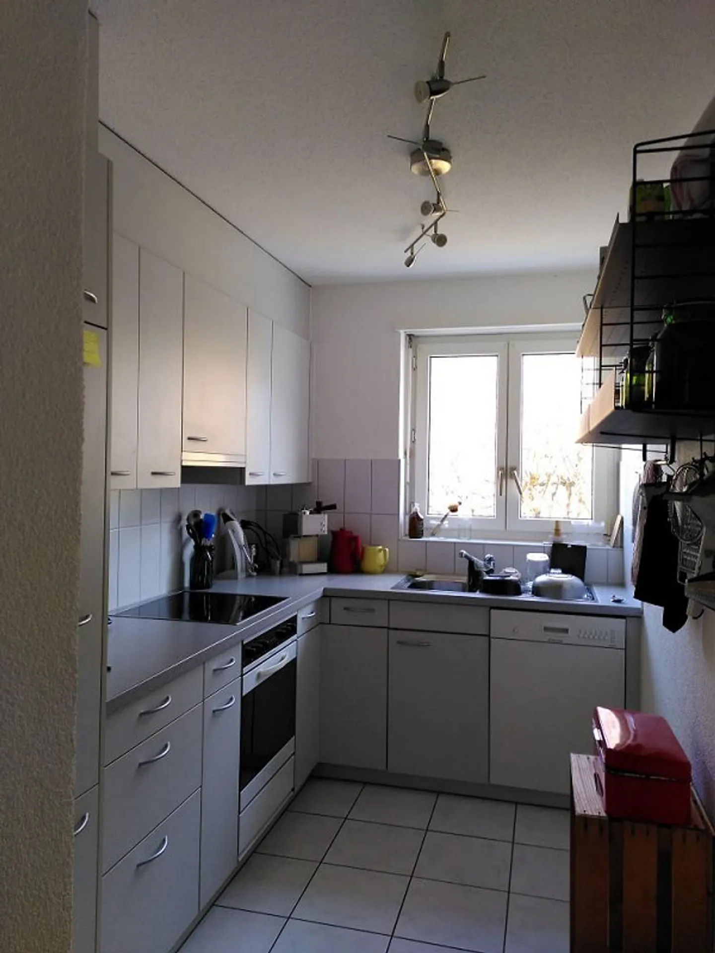 Camera in un appartamento condiviso vicino all'area ricreativa del fiume Limmat - Foto 4 di 9