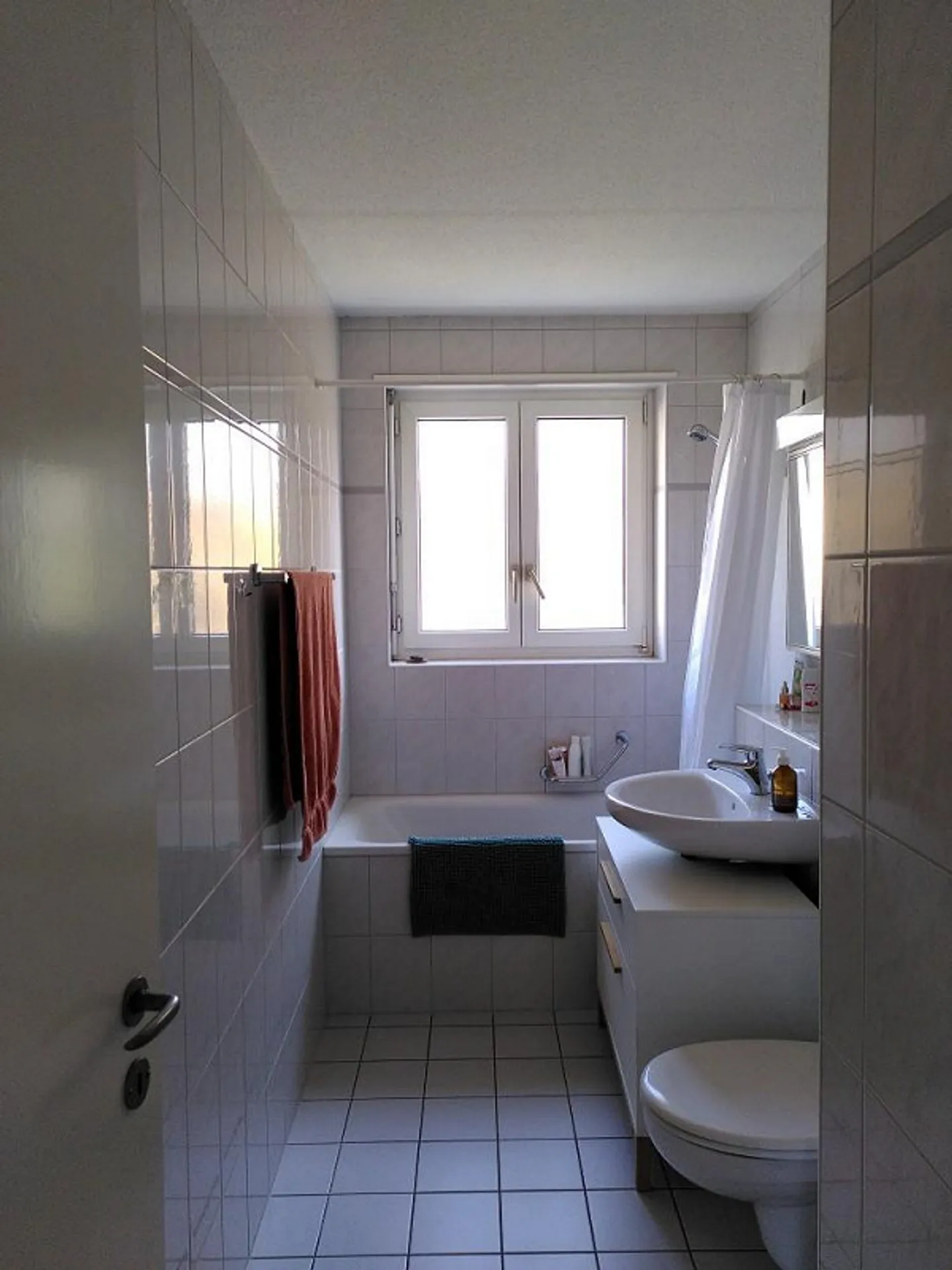 Camera in un appartamento condiviso vicino all'area ricreativa del fiume Limmat - Foto 5 di 9