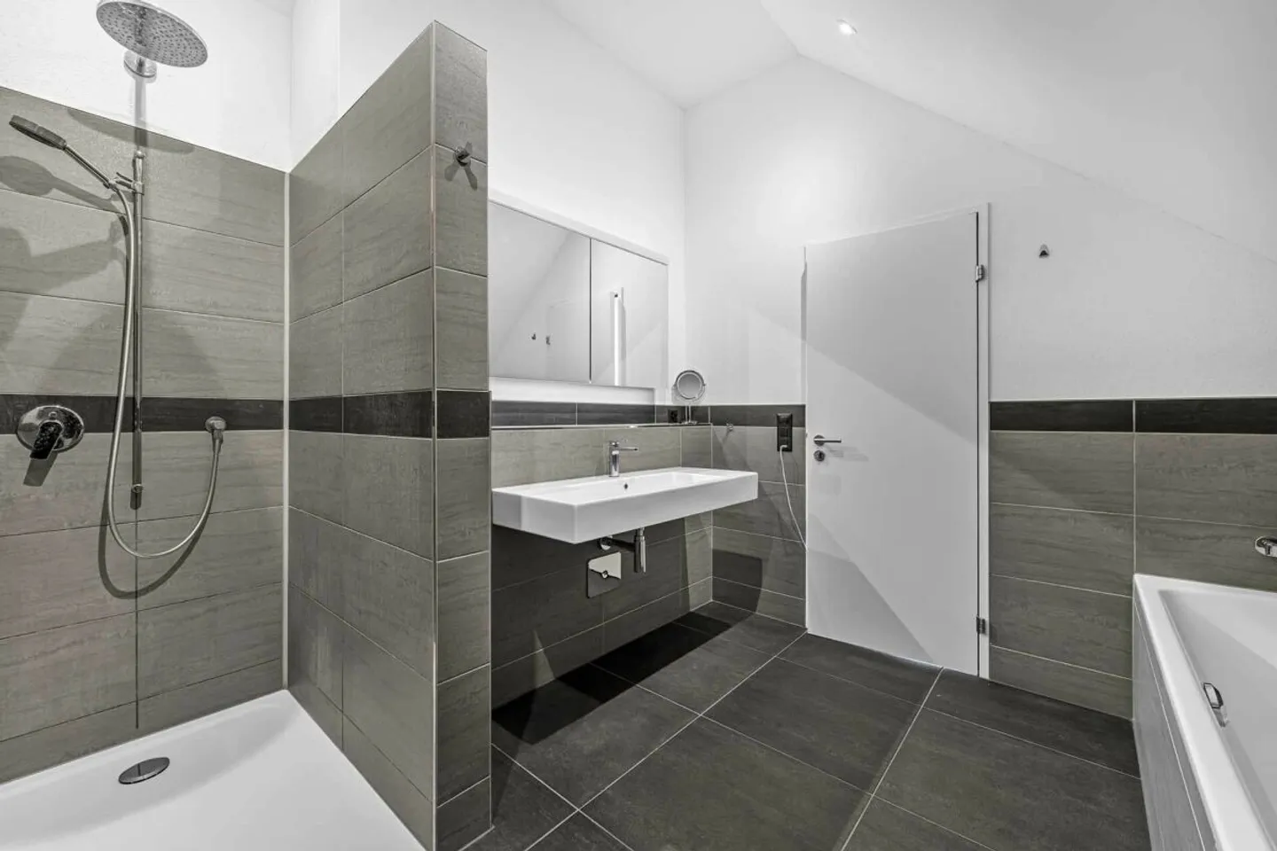 4.5-Room Maisonette Penthouse - Photo 9 of 11