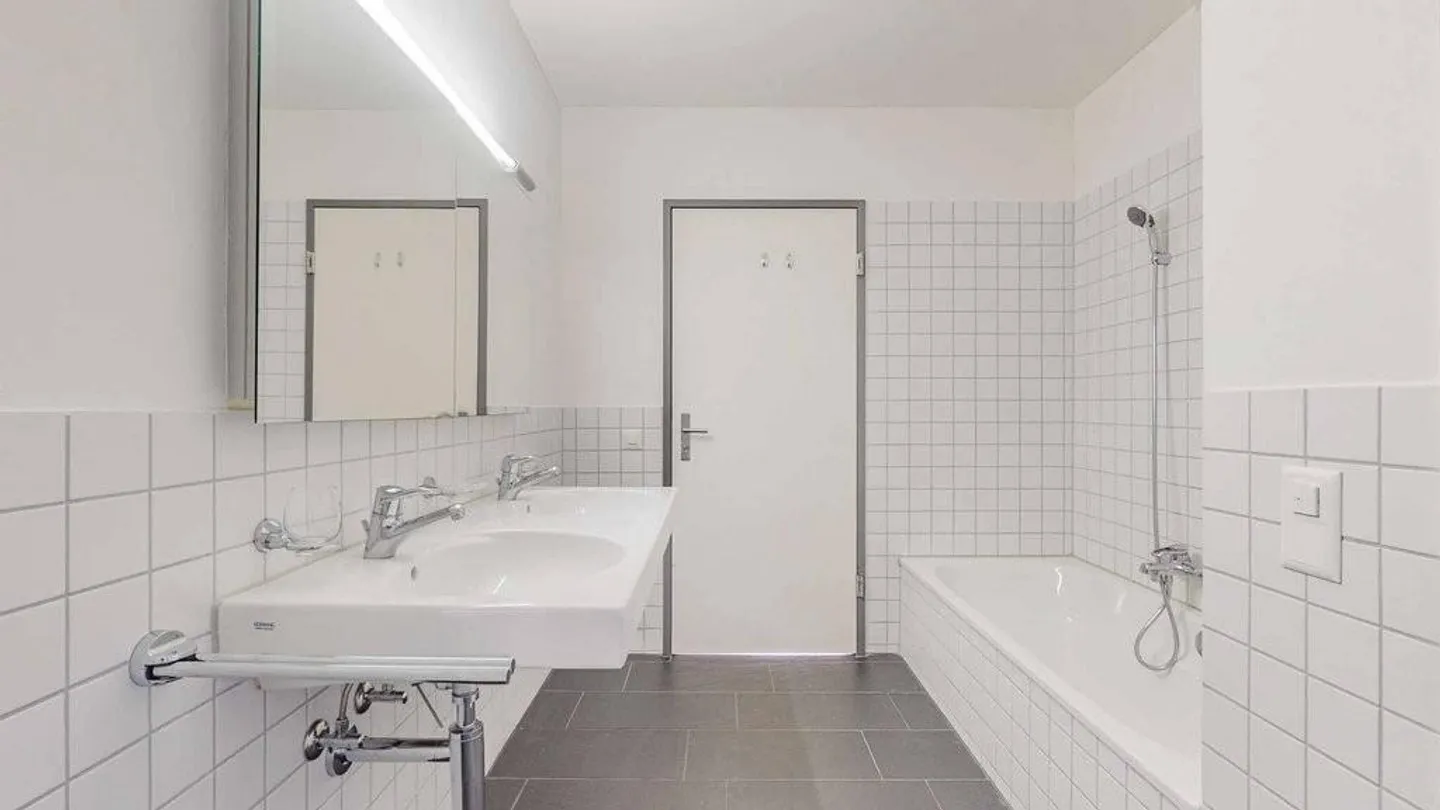 Spacious 3.5-room apartment - Photo 8 of 12