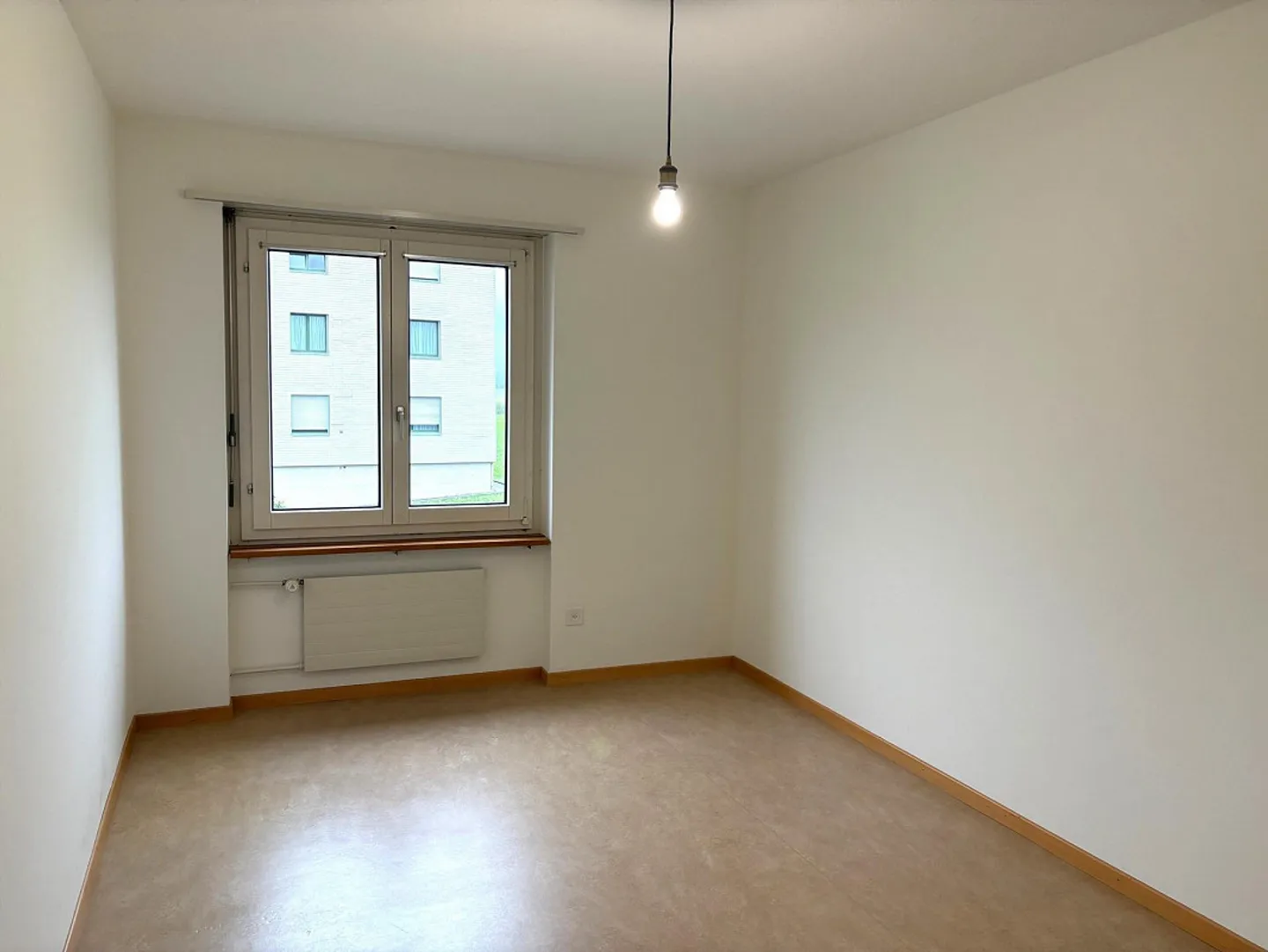 Charmante 3.5-Zimmer-Wohnung in ländlicher Umgebung - Foto 8 von 13