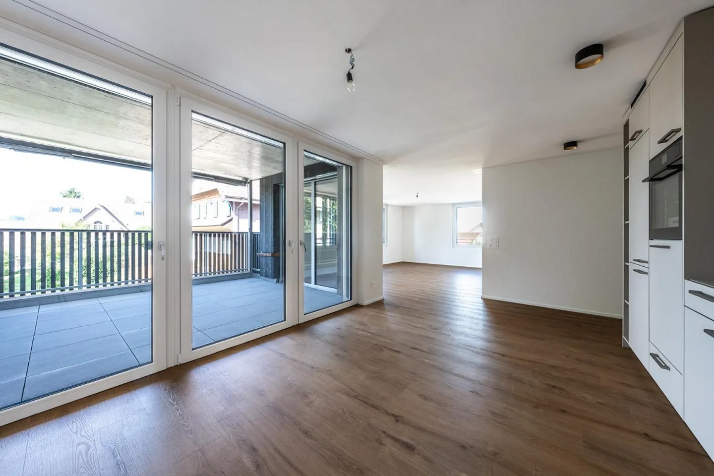 3.5-room apartment - sunny, spacious and with a wide view - Photo 6 of 13