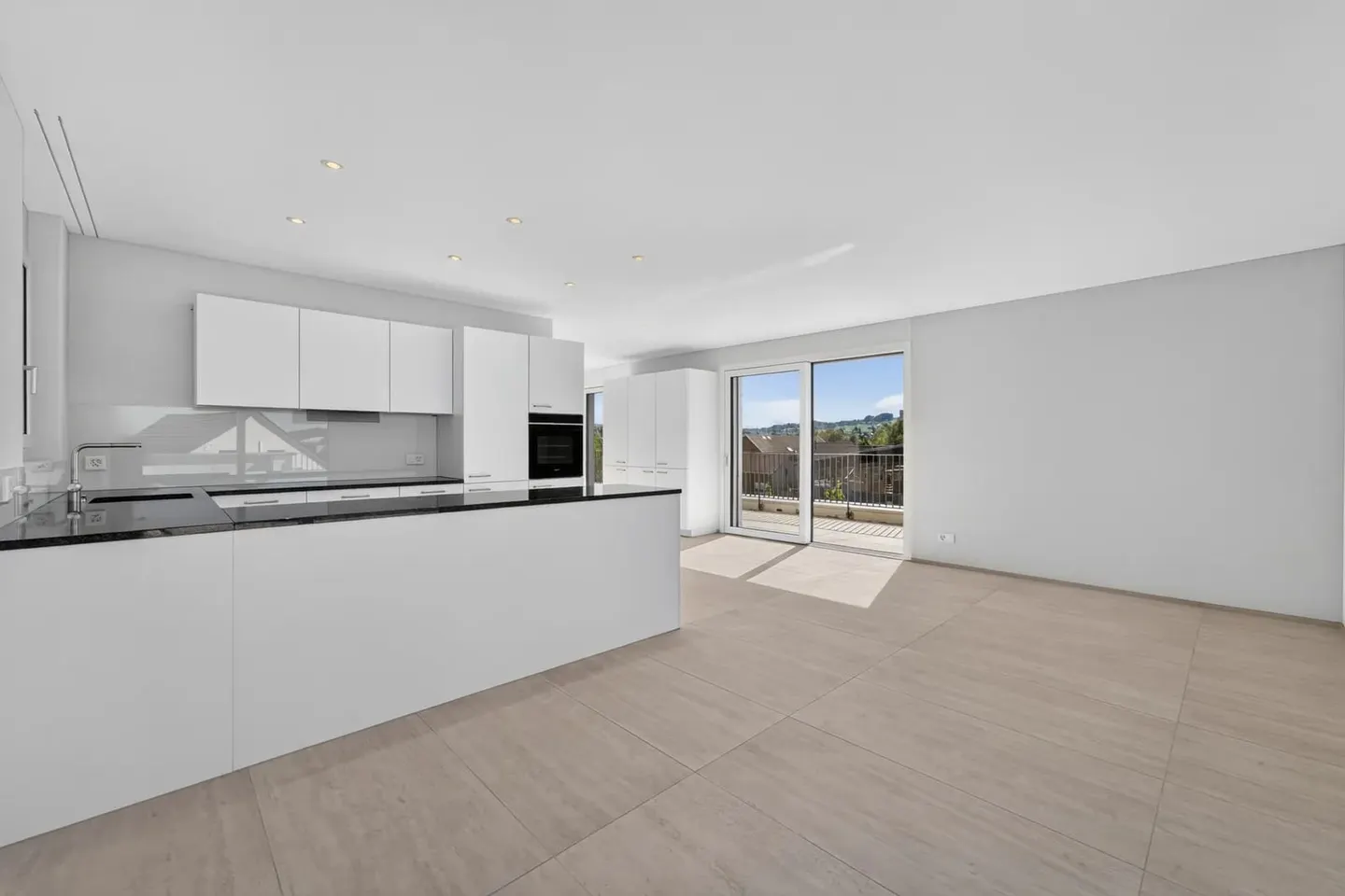 4.5-room penthouse apartment - first occupancy with generous terrace and direct lift access - Photo 4 of 13
