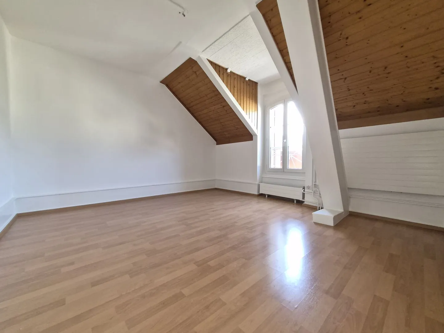 Schöne 4,5-Zimmer-Wohnung im 2. Stock - Foto 3 von 8