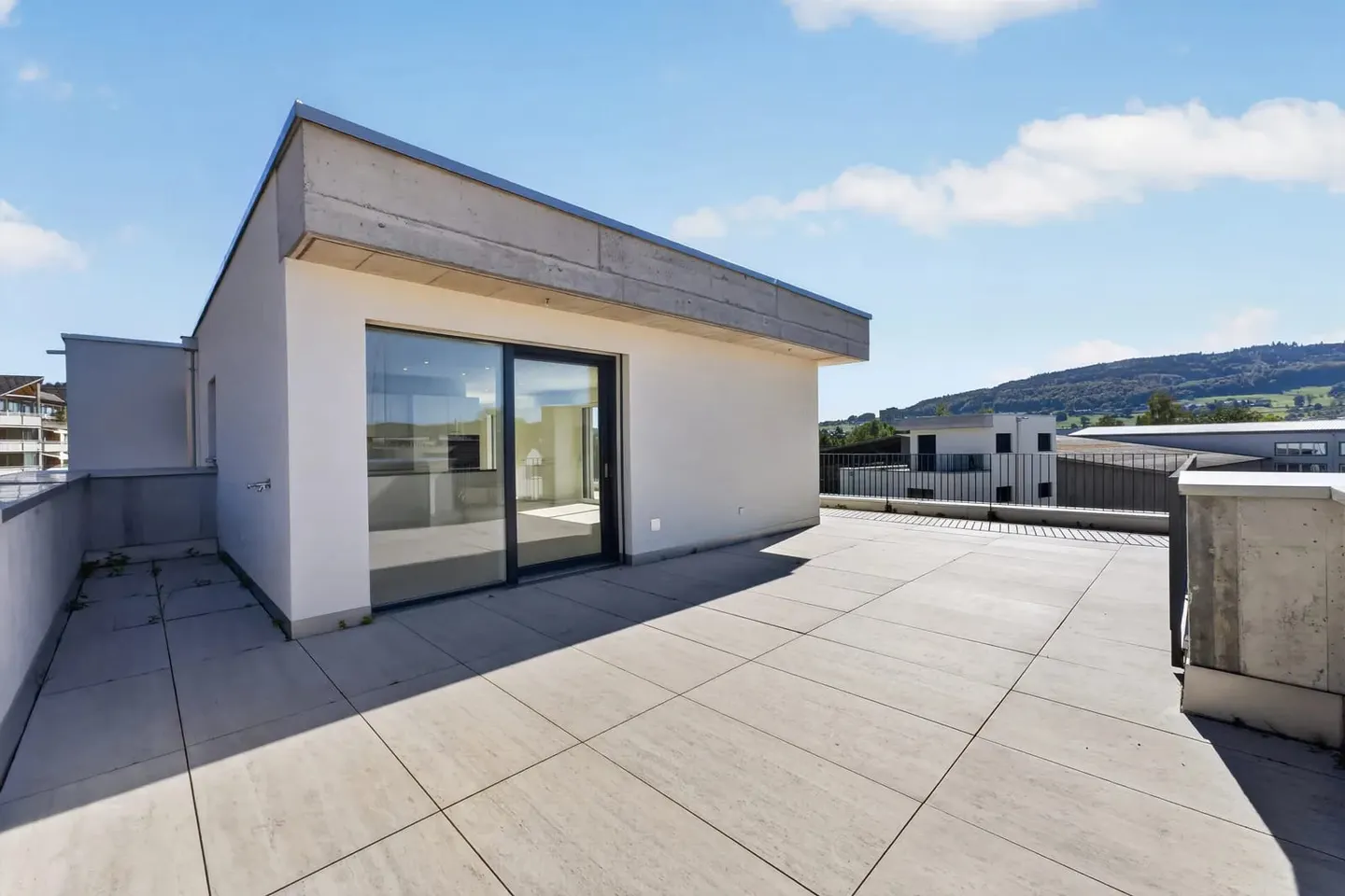 4.5-room penthouse apartment - first occupancy with generous terrace and direct lift access - Photo 12 of 13