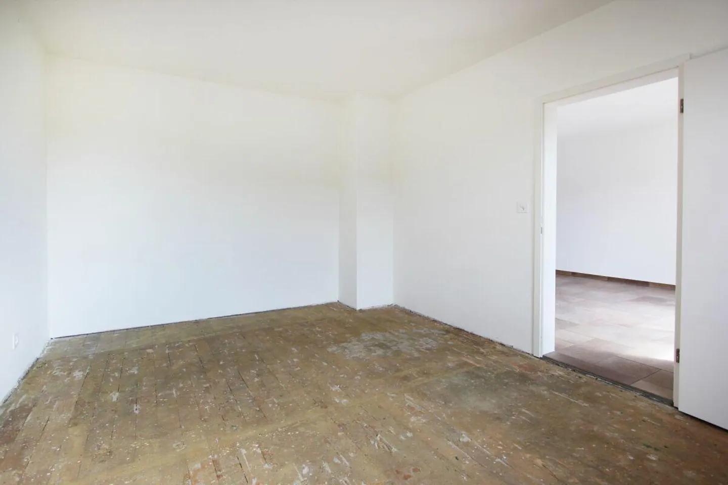 2.5 room apartment with balcony and converted attic - Photo 10 of 13