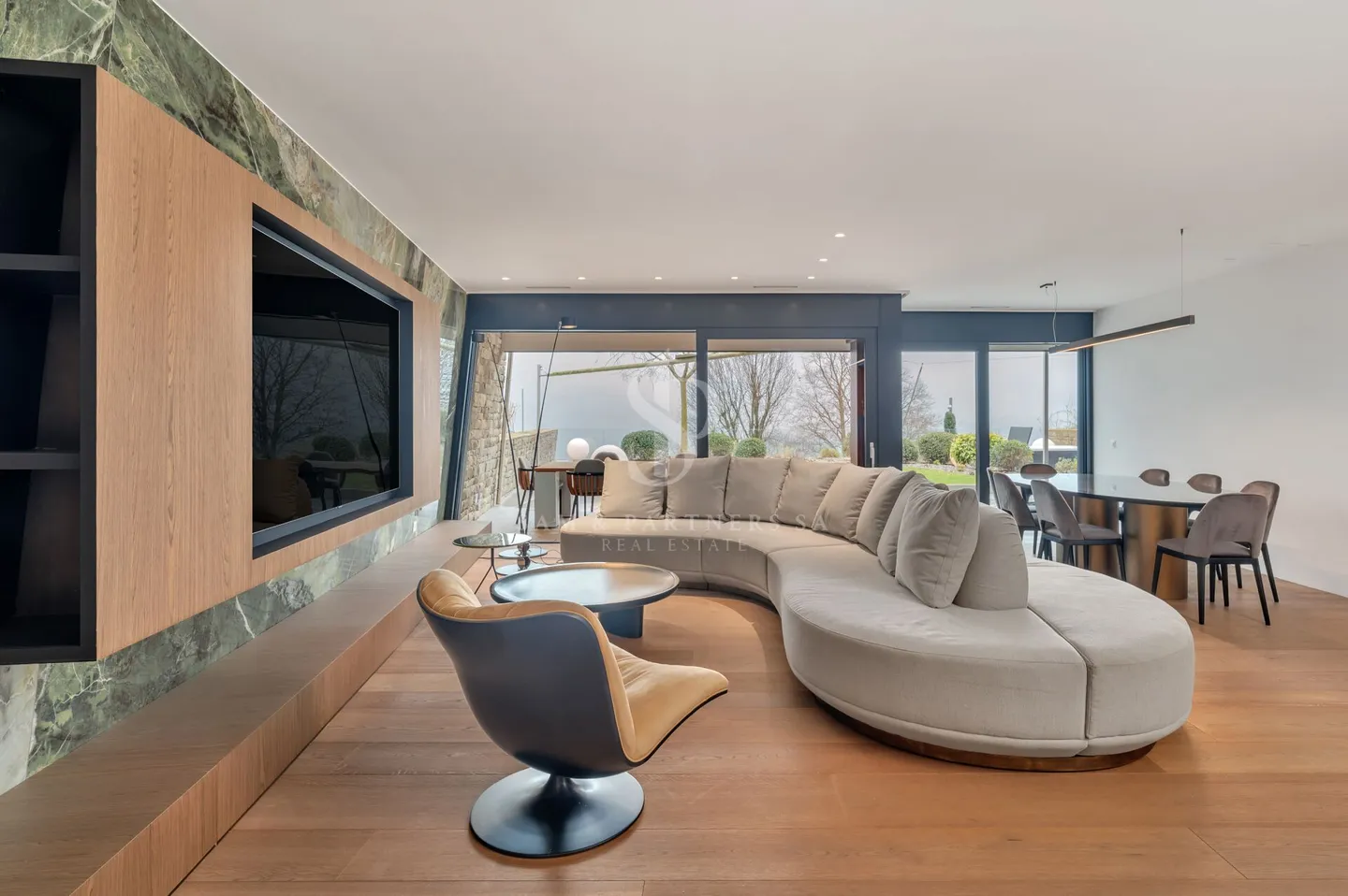 Appartamento di Lusso con Vista Lago - Foto 3 di 15