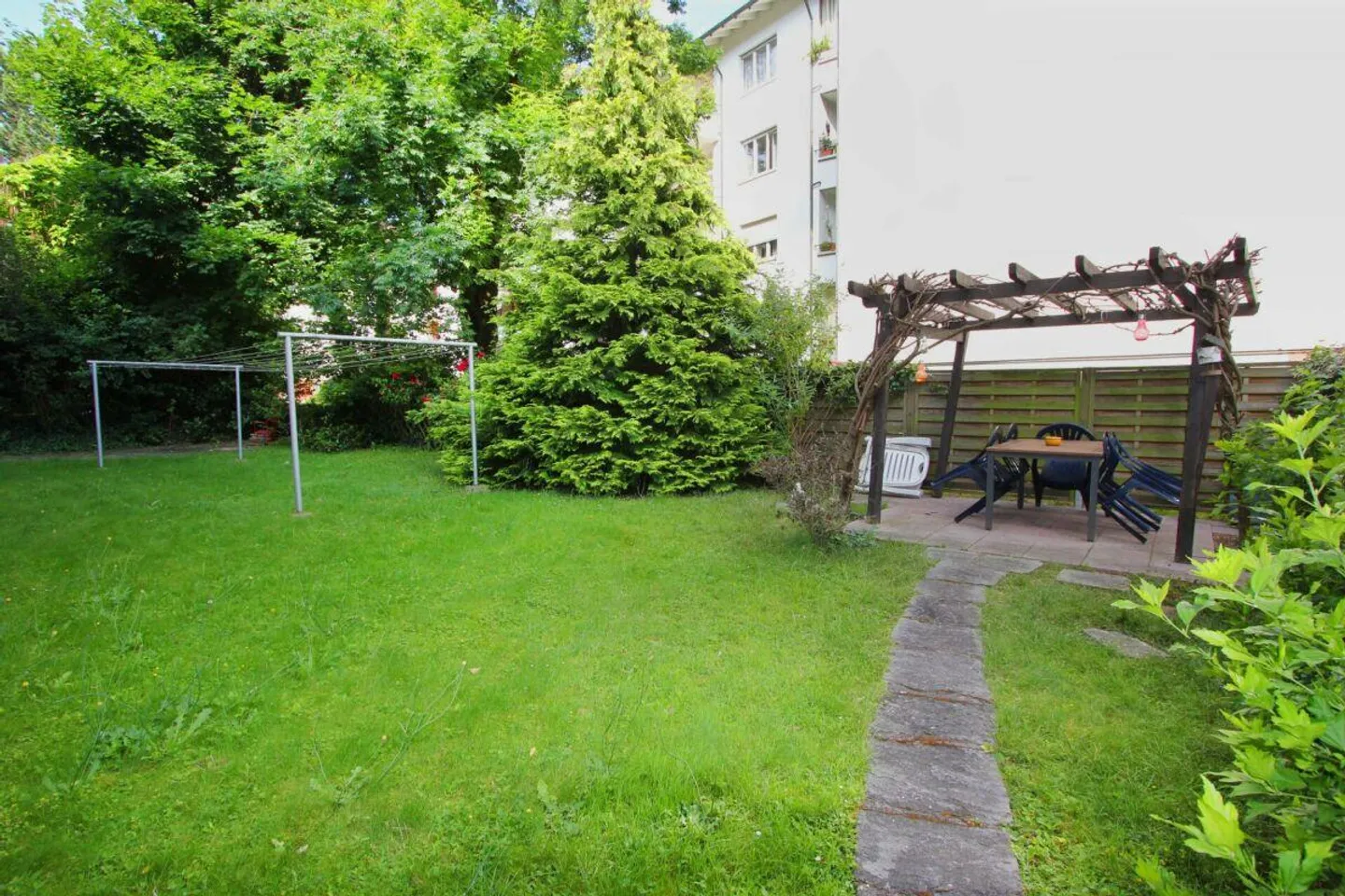 2.5 room apartment with balcony and converted attic - Photo 12 of 13