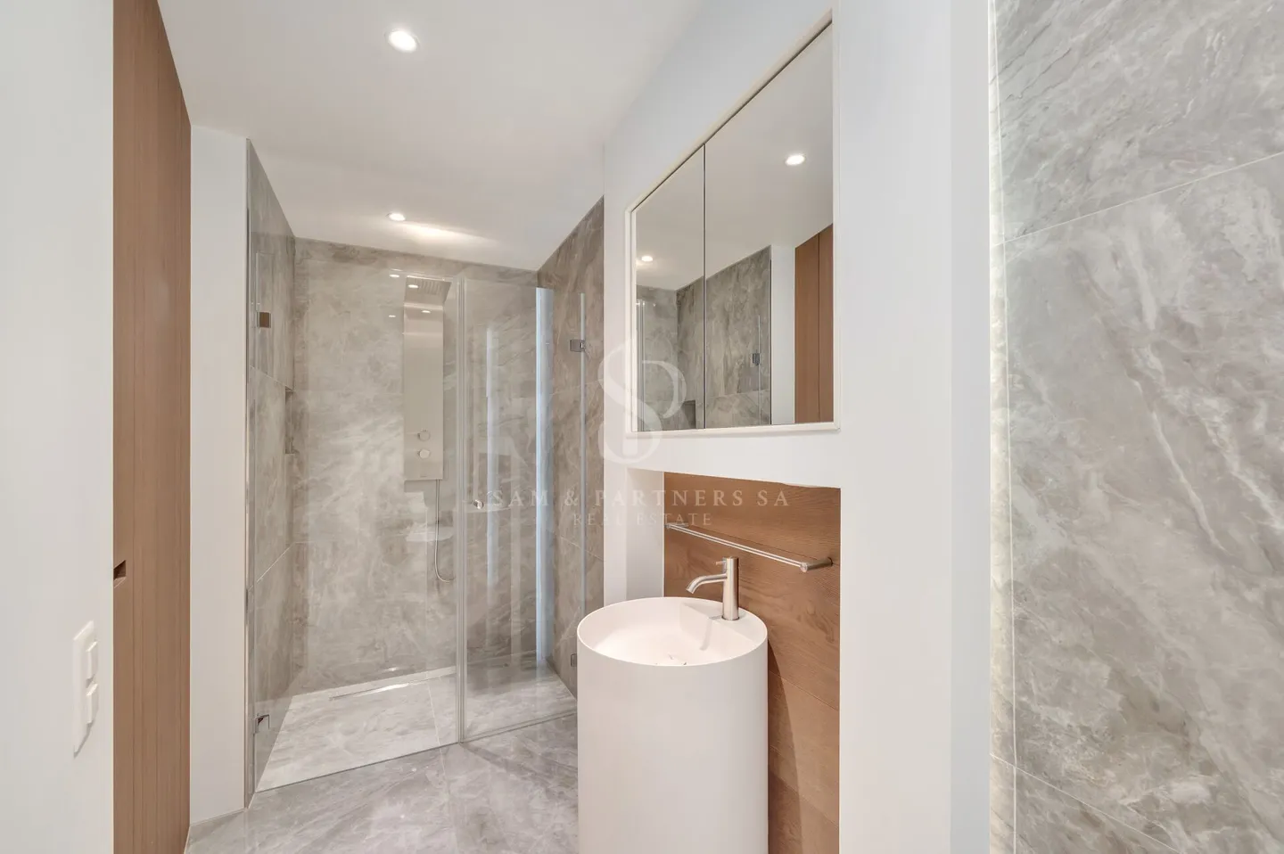 Appartamento di Lusso con Vista Lago - Foto 13 di 15