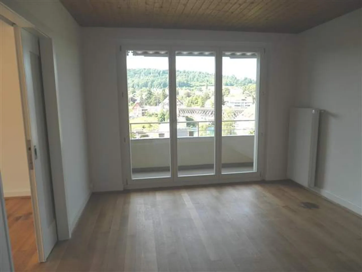 Appartamento 4 stanze piano terra/piano superiore in una casa bifamiliare ai margini della città vecchia - Foto 2 di 10