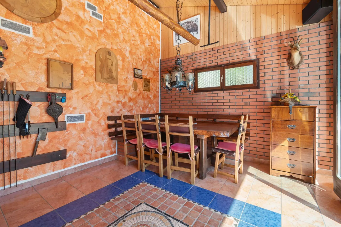 Prestigious semi-detached villa with pool and grotto - Photo 17 of 25