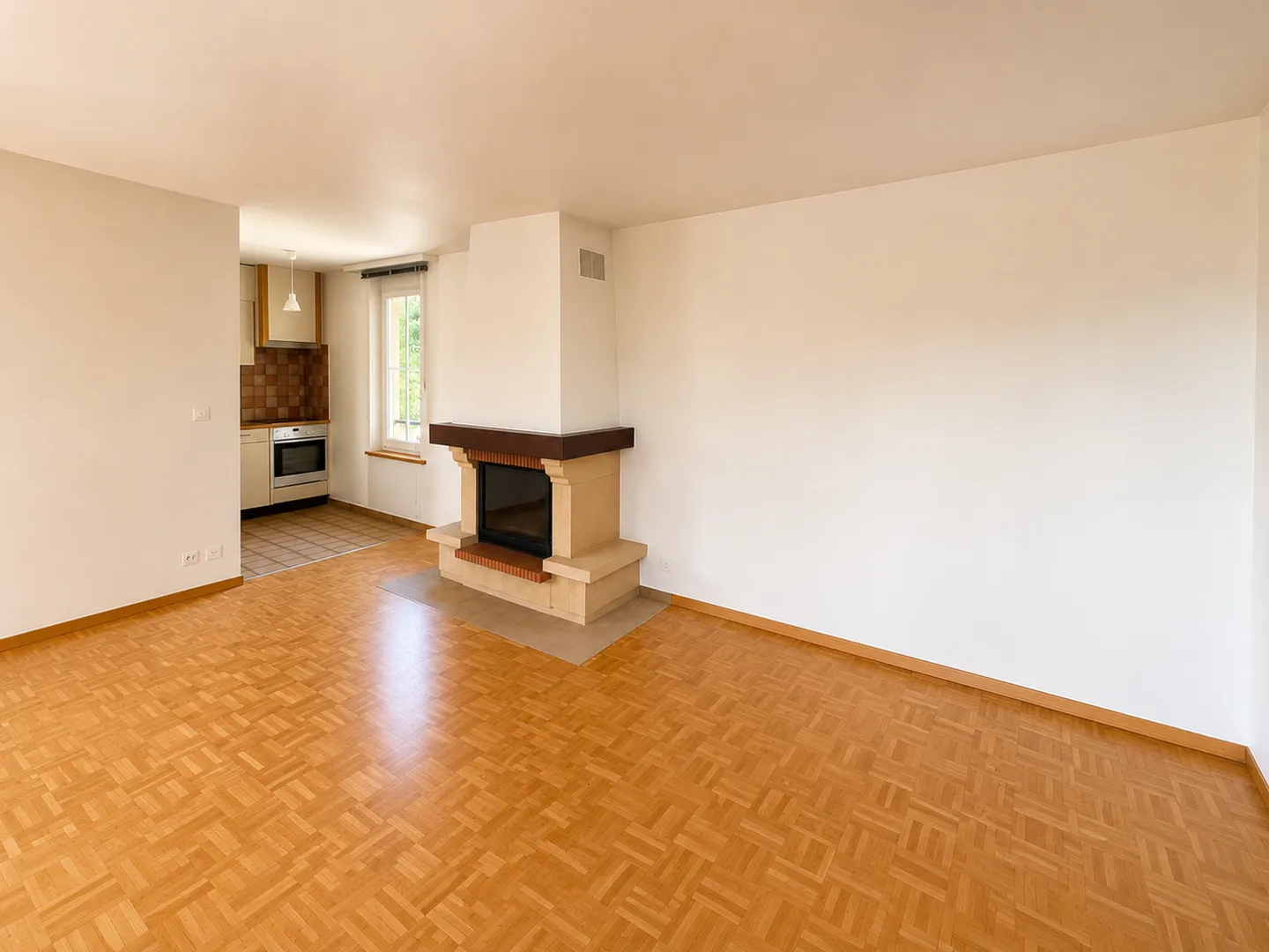 2.5 Room Apartment - Photo 2 of 5