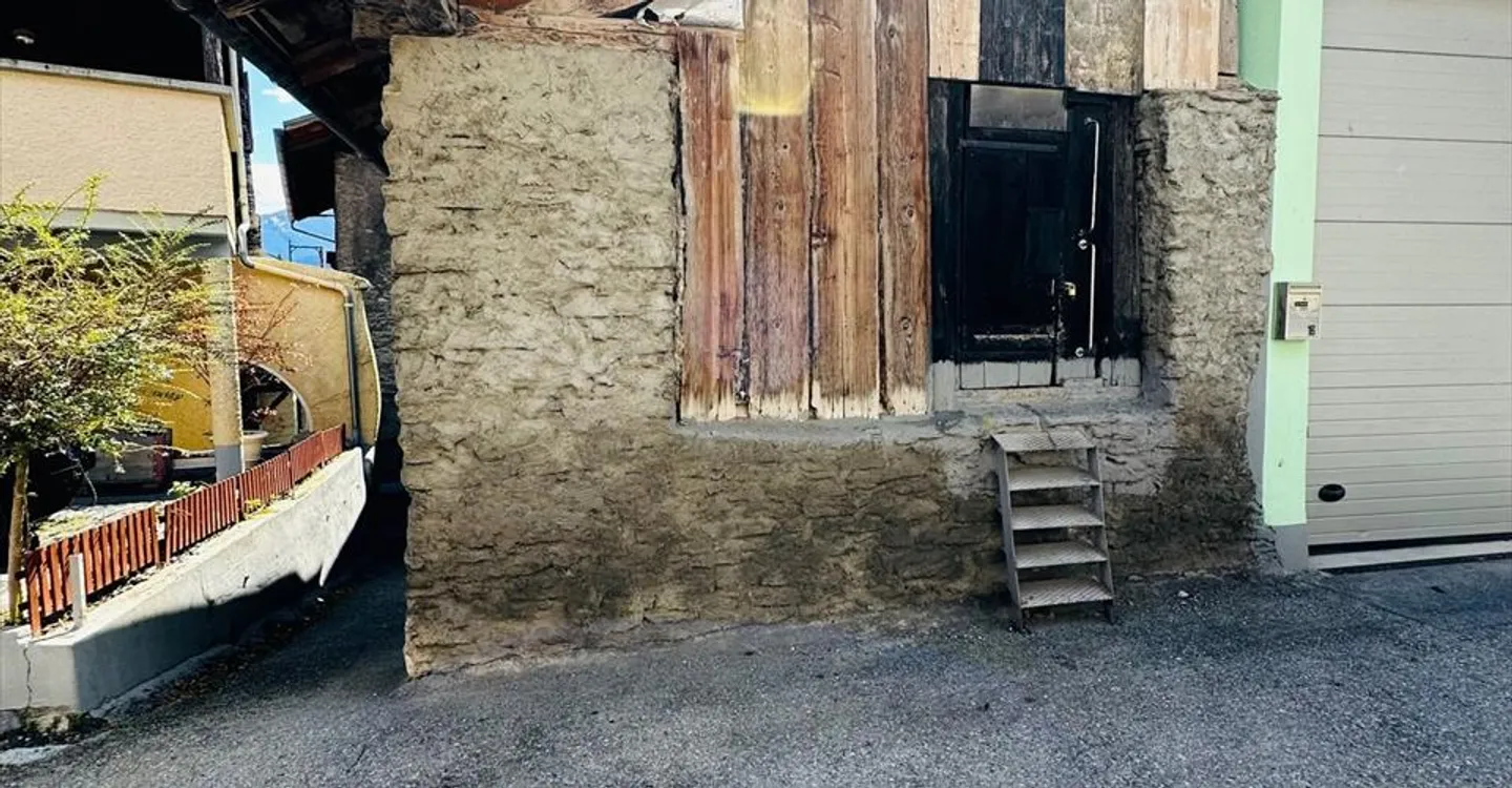 Barn to renovate with authorized project - Photo 5 of 10