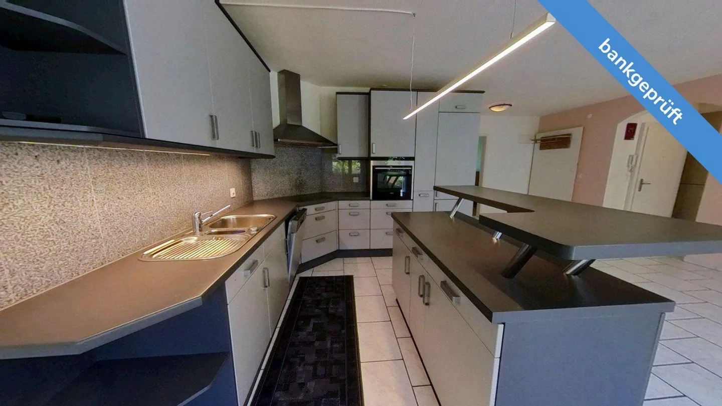 AgentSelly - Appartement spacieux au rez-de-chaussée avec terrasse - Photo 4 sur 13