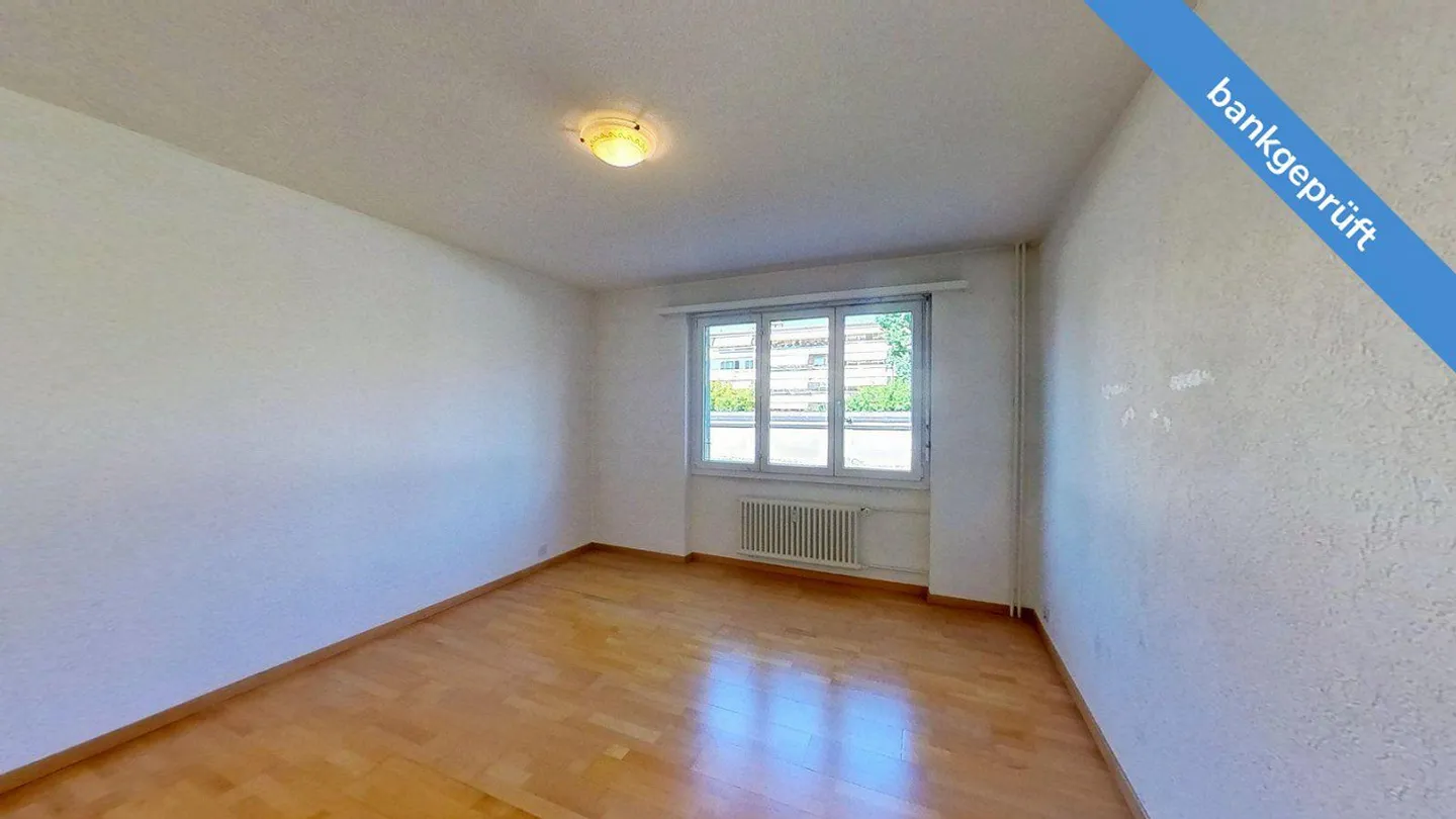 AgentSelly - Appartement spacieux au rez-de-chaussée avec terrasse - Photo 5 sur 13