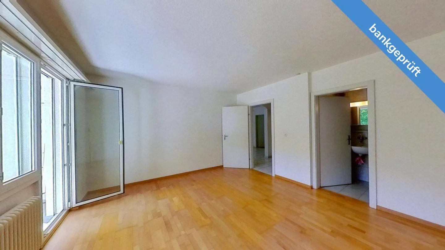 AgentSelly - Appartement spacieux au rez-de-chaussée avec terrasse - Photo 6 sur 13