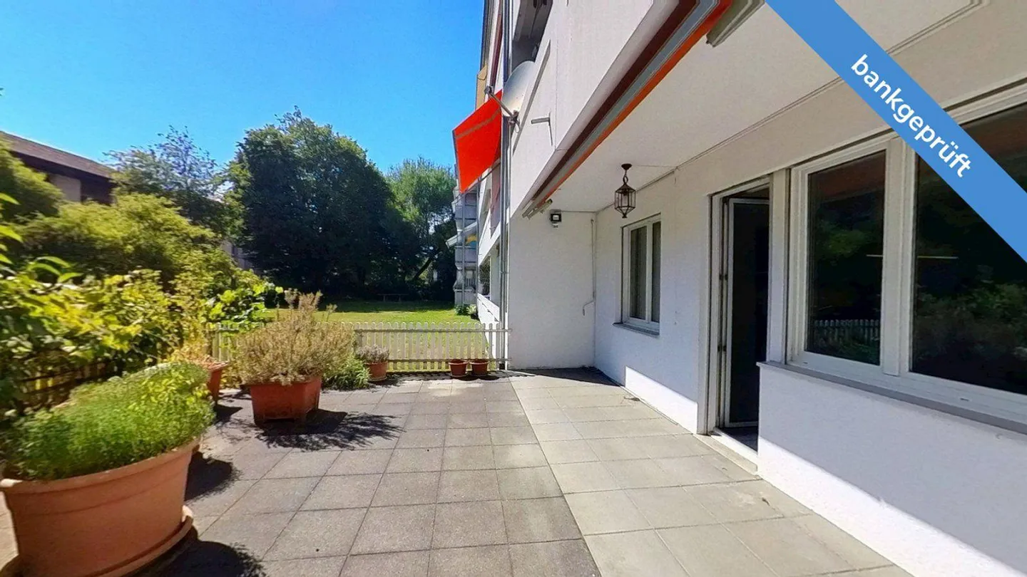 AgentSelly - Appartement spacieux au rez-de-chaussée avec terrasse - Photo 10 sur 13