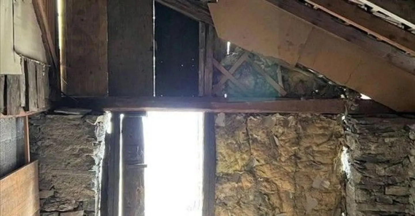 Barn to renovate with authorized project - Photo 7 of 10