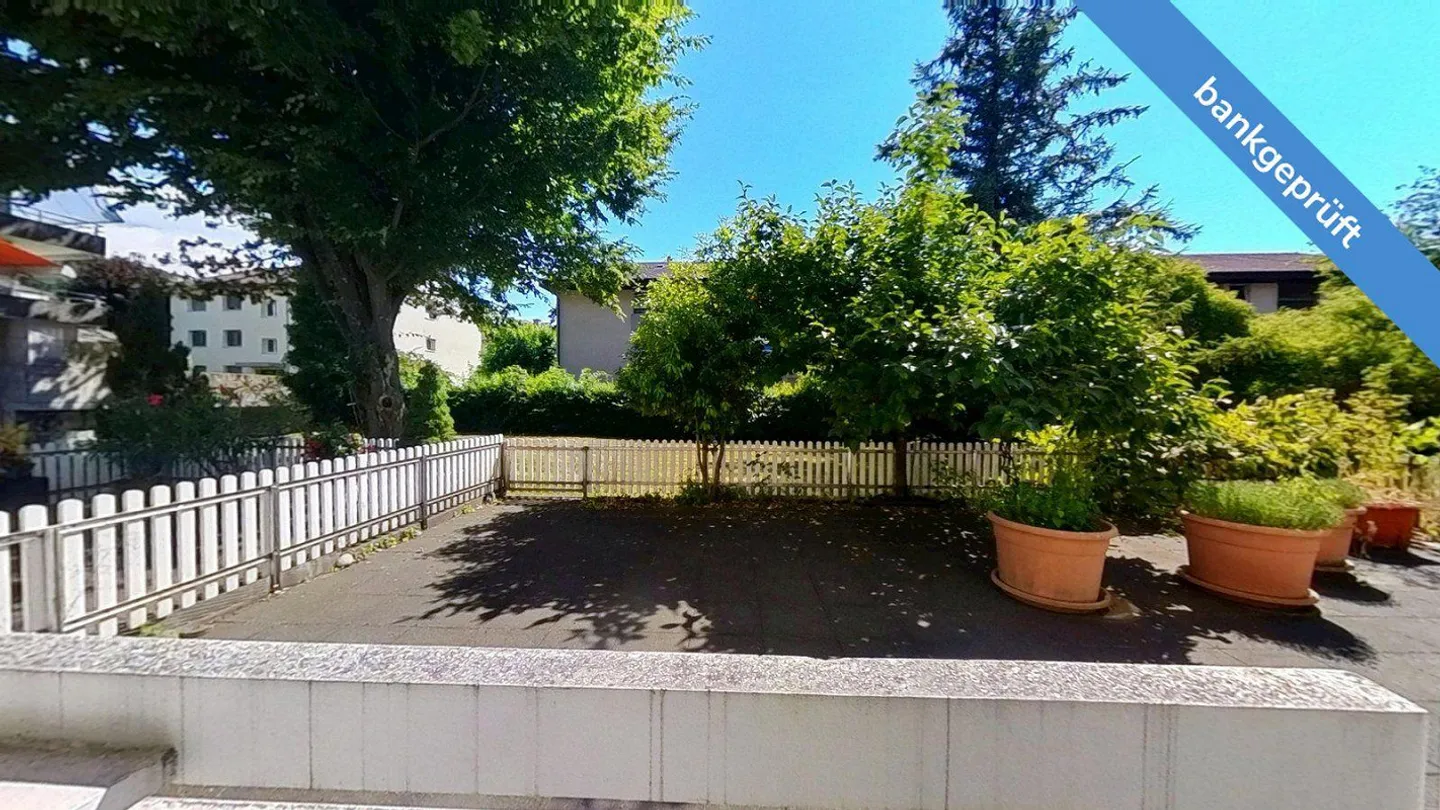 AgentSelly - Appartement spacieux au rez-de-chaussée avec terrasse - Photo 11 sur 13