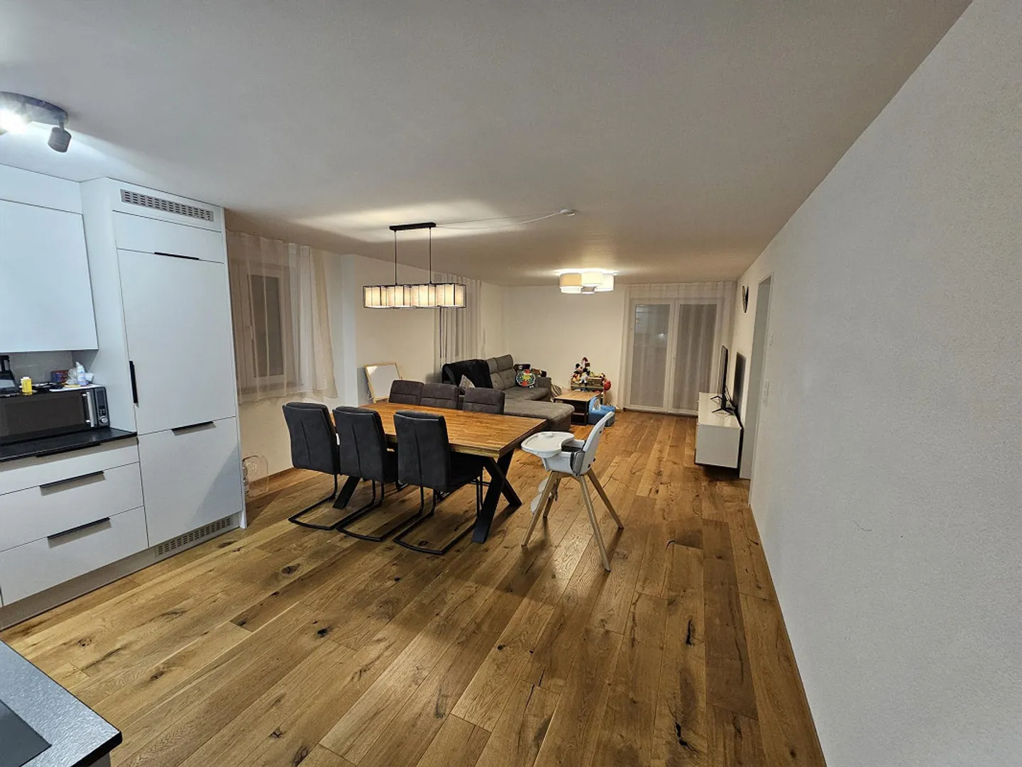 Appartement moderne et lumineux de 4½ pièces - Photo 1 sur 12