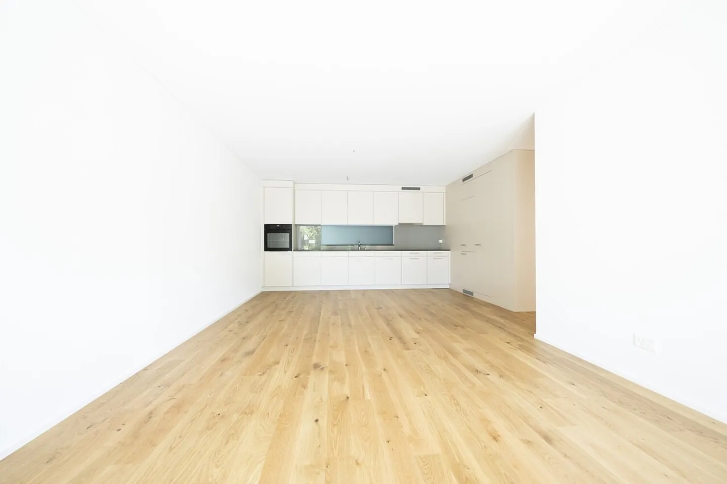 1 Month FREE - FIRST RENTAL BAHNWEID in Deitingen HIGH-QUALITY LIVING IN MODERN ARCHITECTURE - Photo 1 of 8
