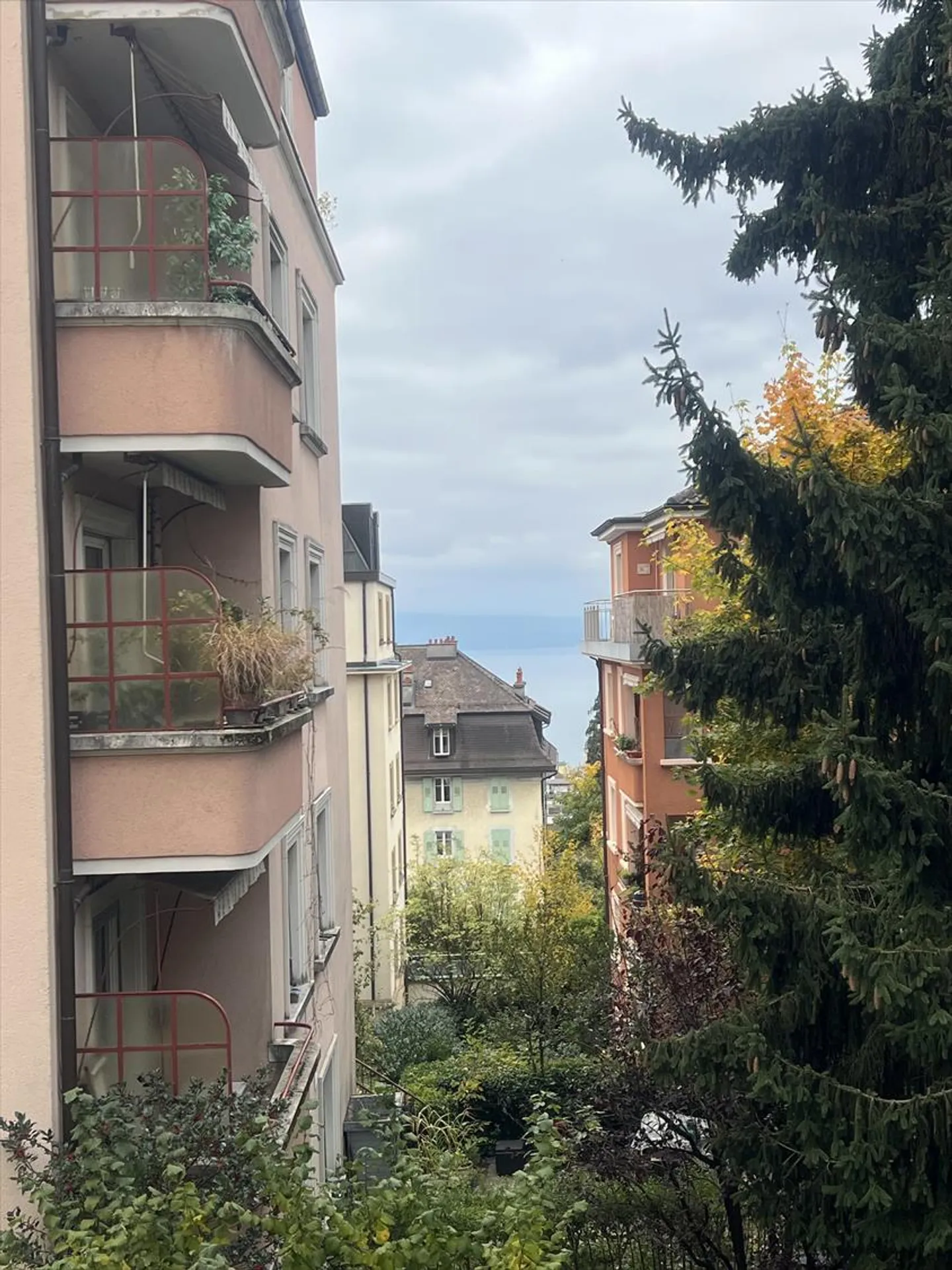 Building close to the city center - Fixed-term lease - Photo 8 of 8