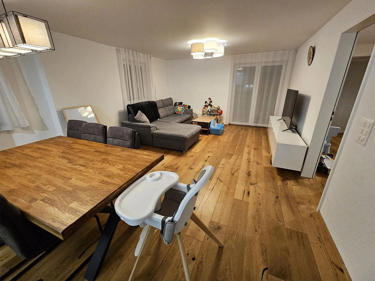 Appartement moderne et lumineux de 4½ pièces - Photo 2 sur 12