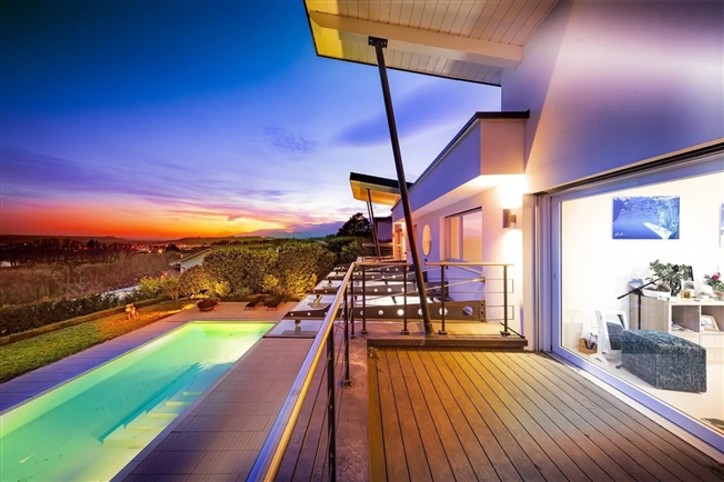 Casa moderna con piscina e vista panoramica sulle Alpi e sul lago - Foto 2 di 13