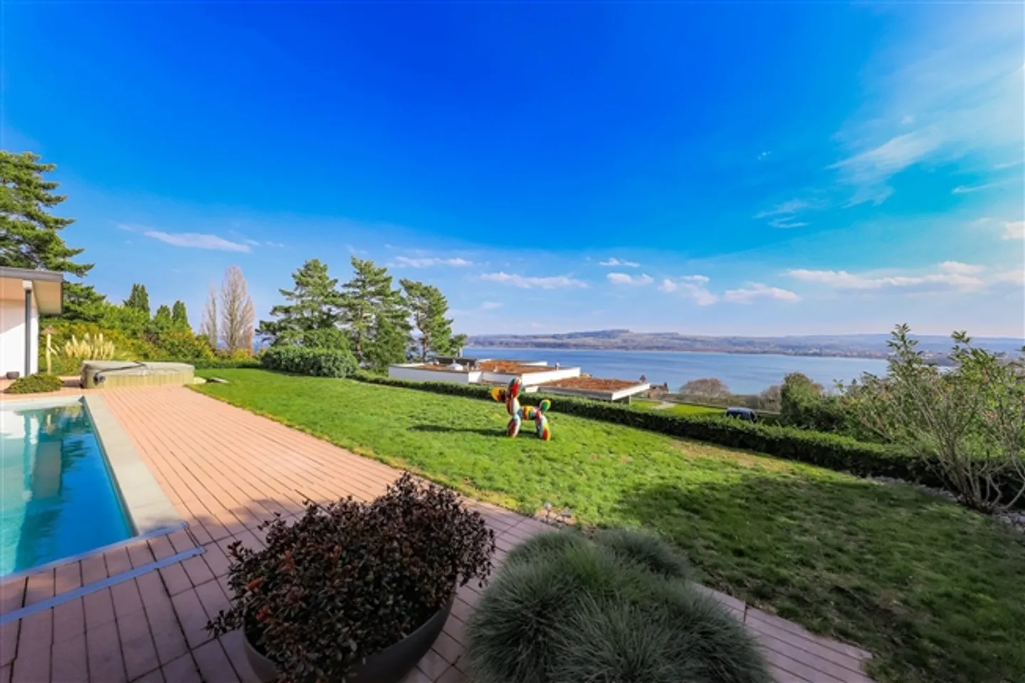 Casa moderna con piscina e vista panoramica sulle Alpi e sul lago - Foto 4 di 13