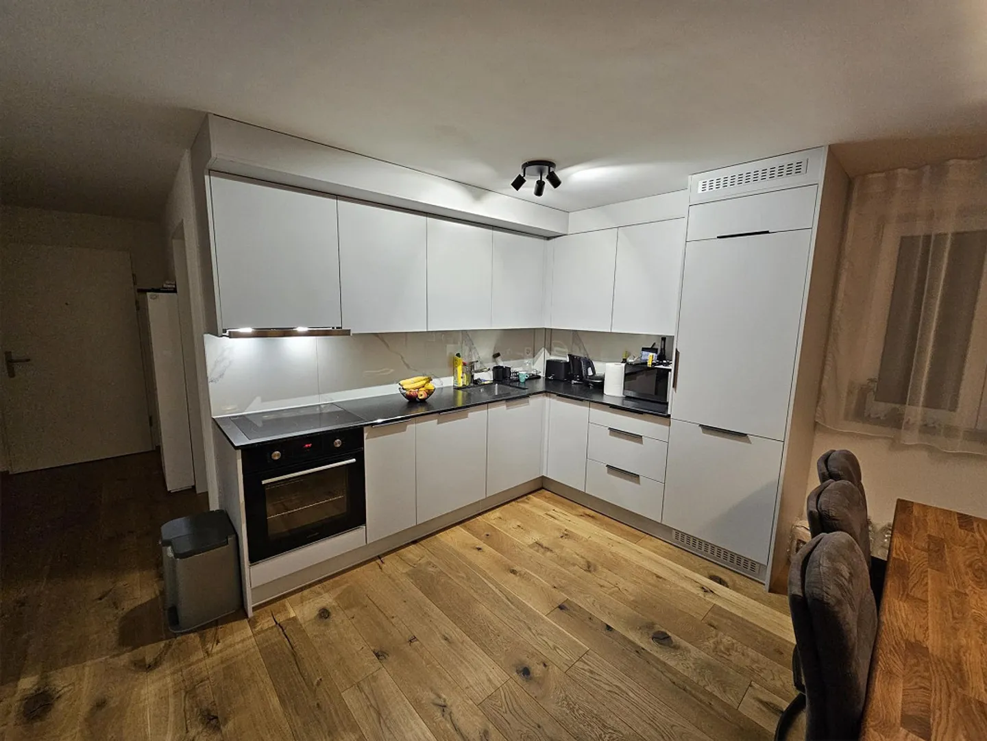 Appartement moderne et lumineux de 4½ pièces - Photo 3 sur 12