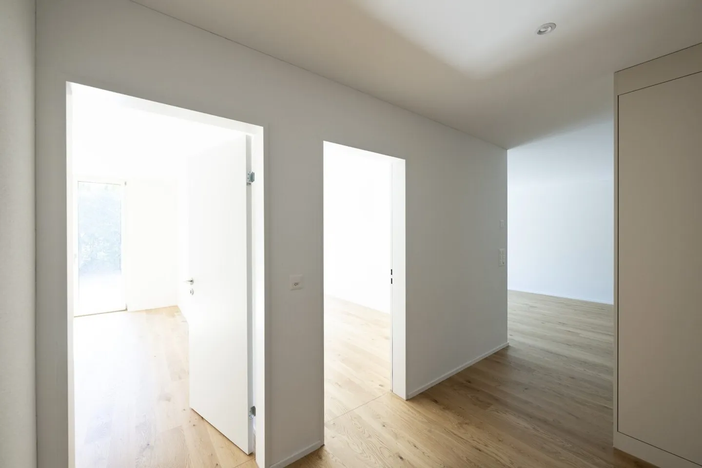 1 Month FREE - FIRST RENTAL BAHNWEID in Deitingen HIGH-QUALITY LIVING IN MODERN ARCHITECTURE - Photo 8 of 8