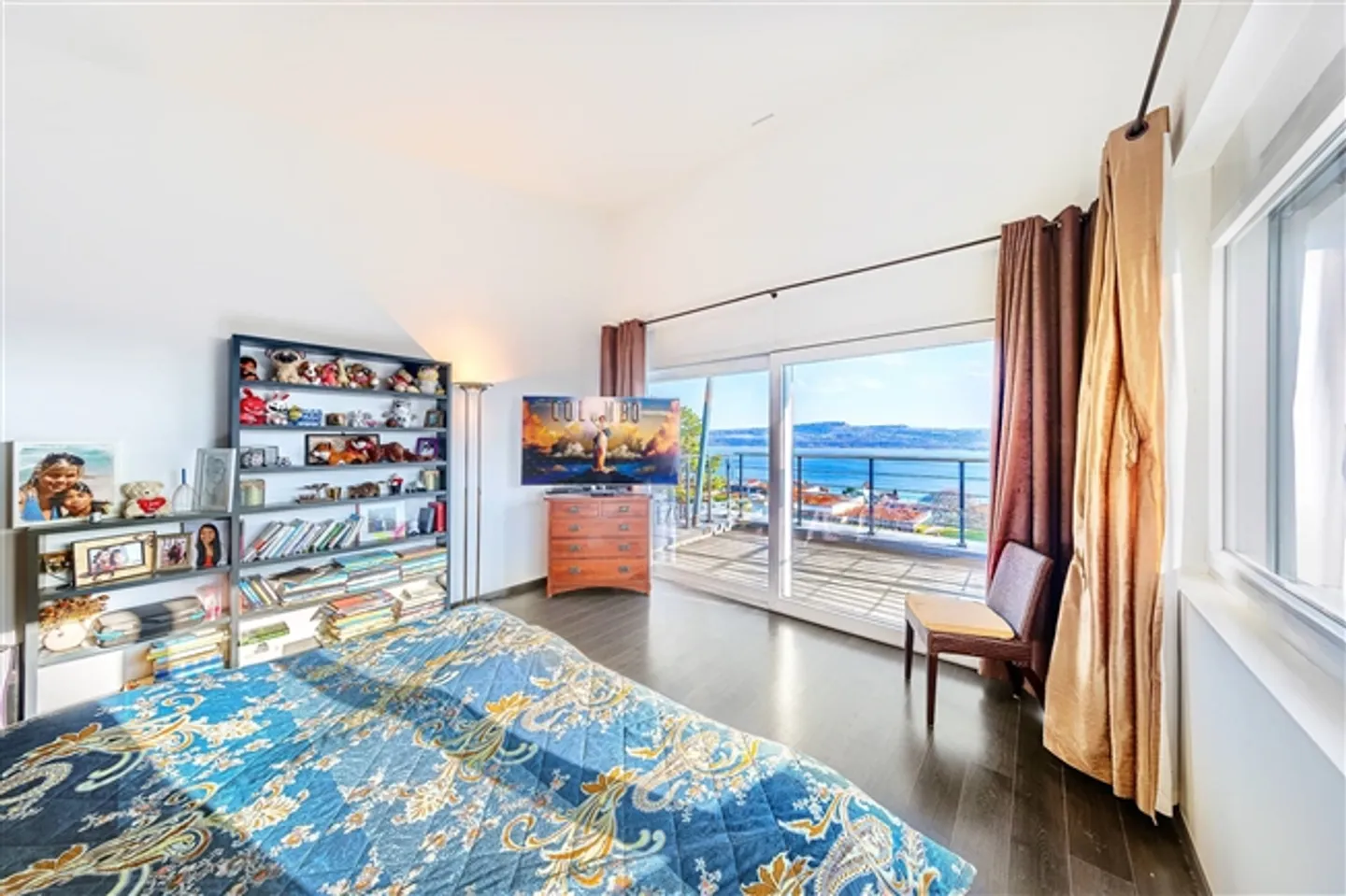 Casa moderna con piscina e vista panoramica sulle Alpi e sul lago - Foto 10 di 13