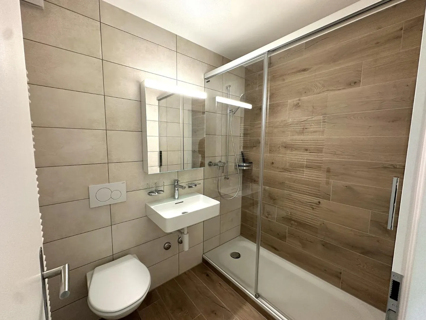 Very nice fully renovated 2-room apartment! - Photo 5 of 7