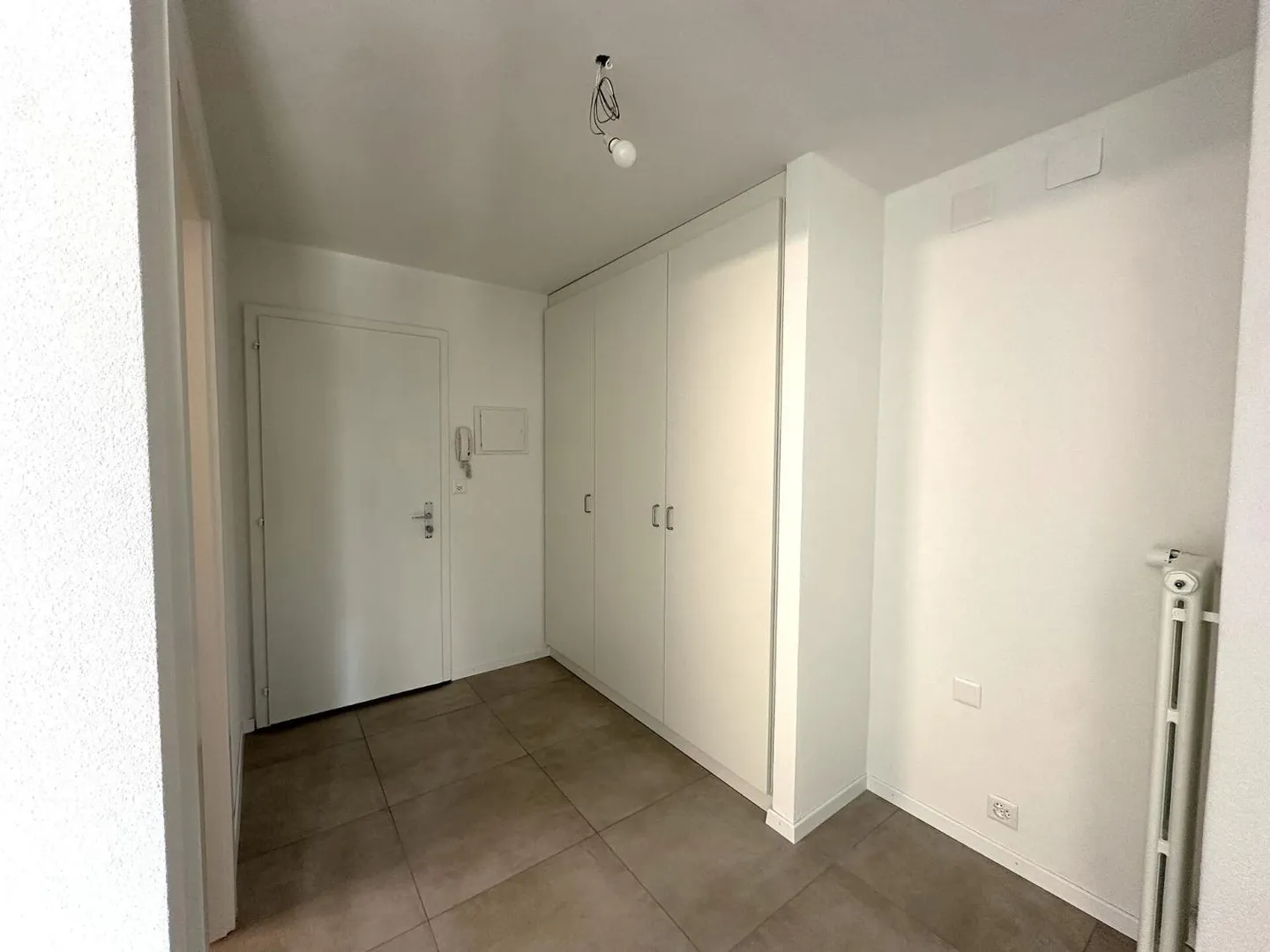 Very nice fully renovated 2-room apartment! - Photo 7 of 7