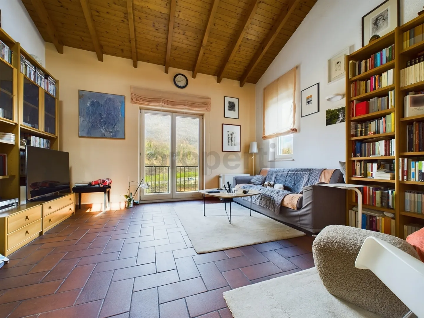 Tranquilla e confortevole casa di 3,5 locali a San Pietro con giardino - Foto 1 di 13